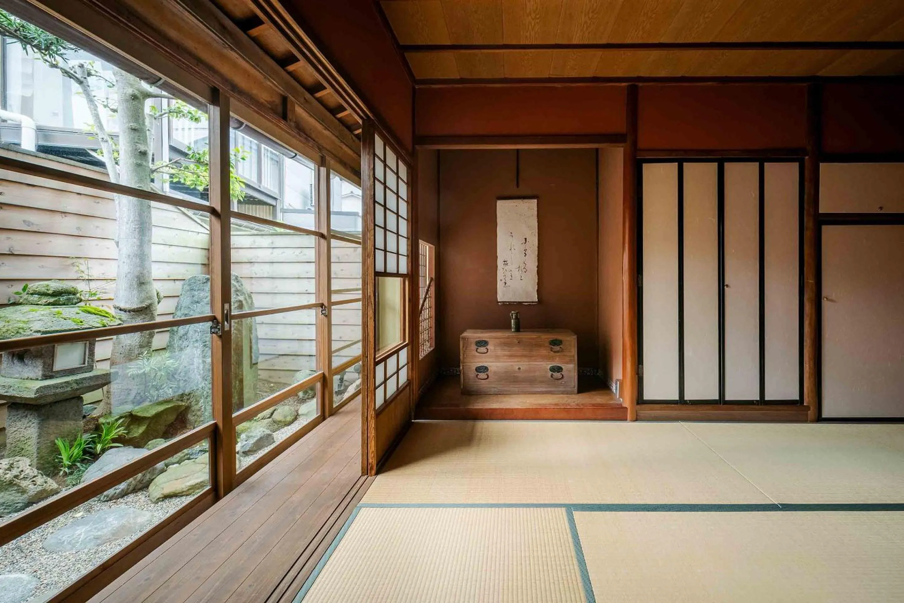 Bedroom, Bed in Hisago