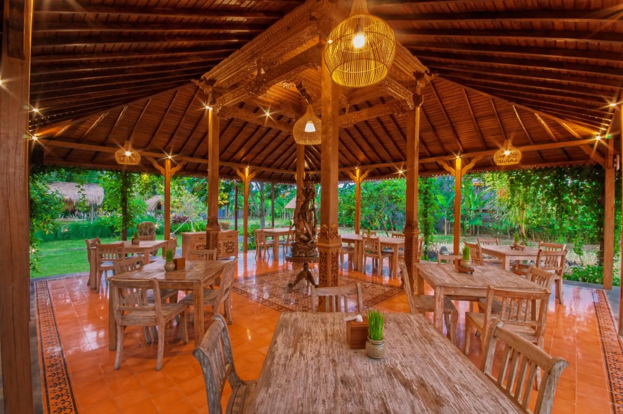 Restaurant/places to eat in Uma Dawa Resort and Spa