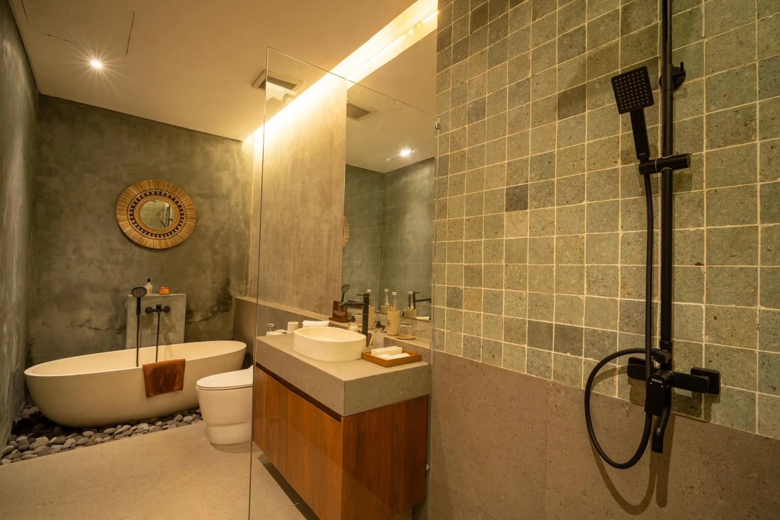 Shower in Uma Dawa Resort and Spa