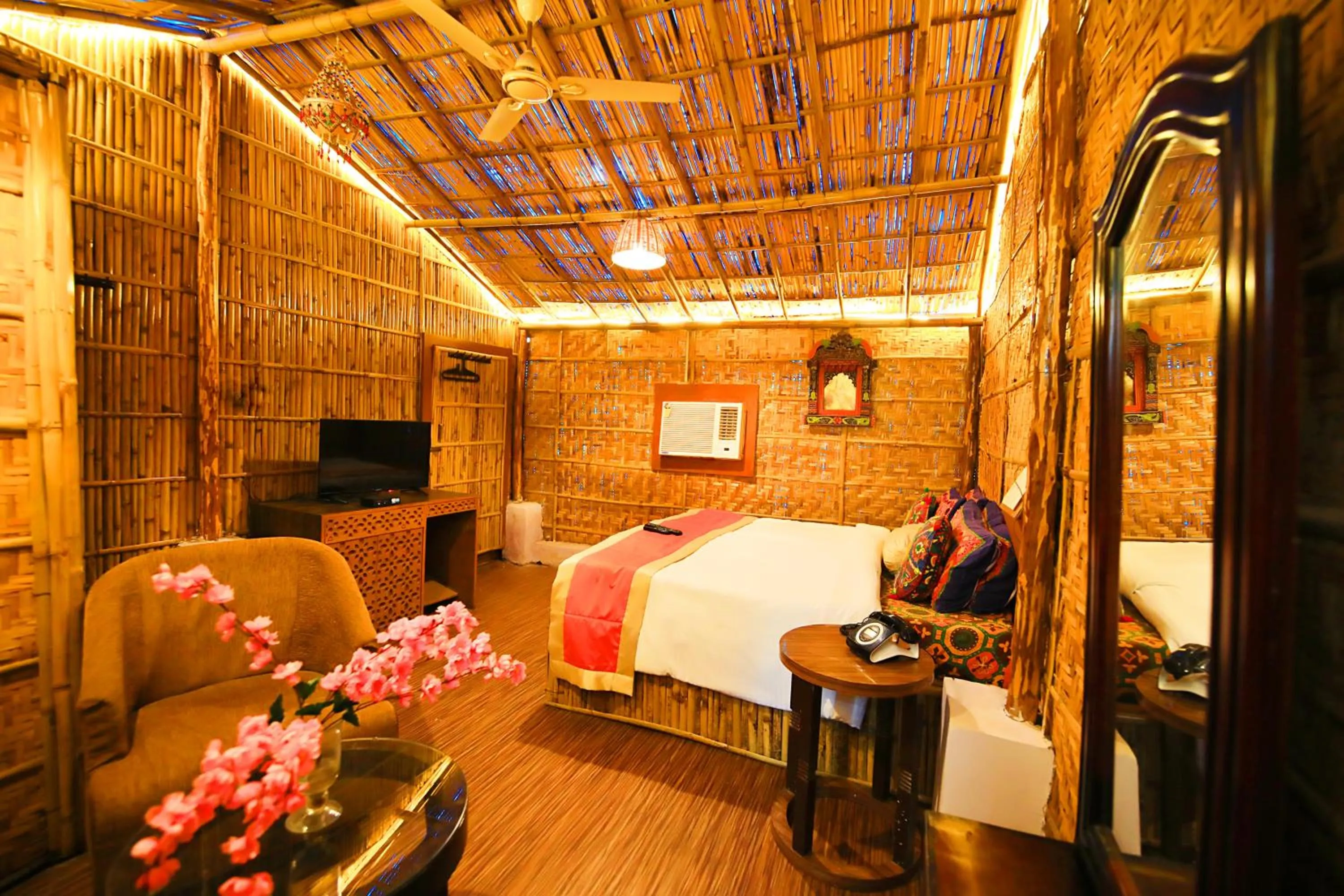 Other, Bed in V One Pride