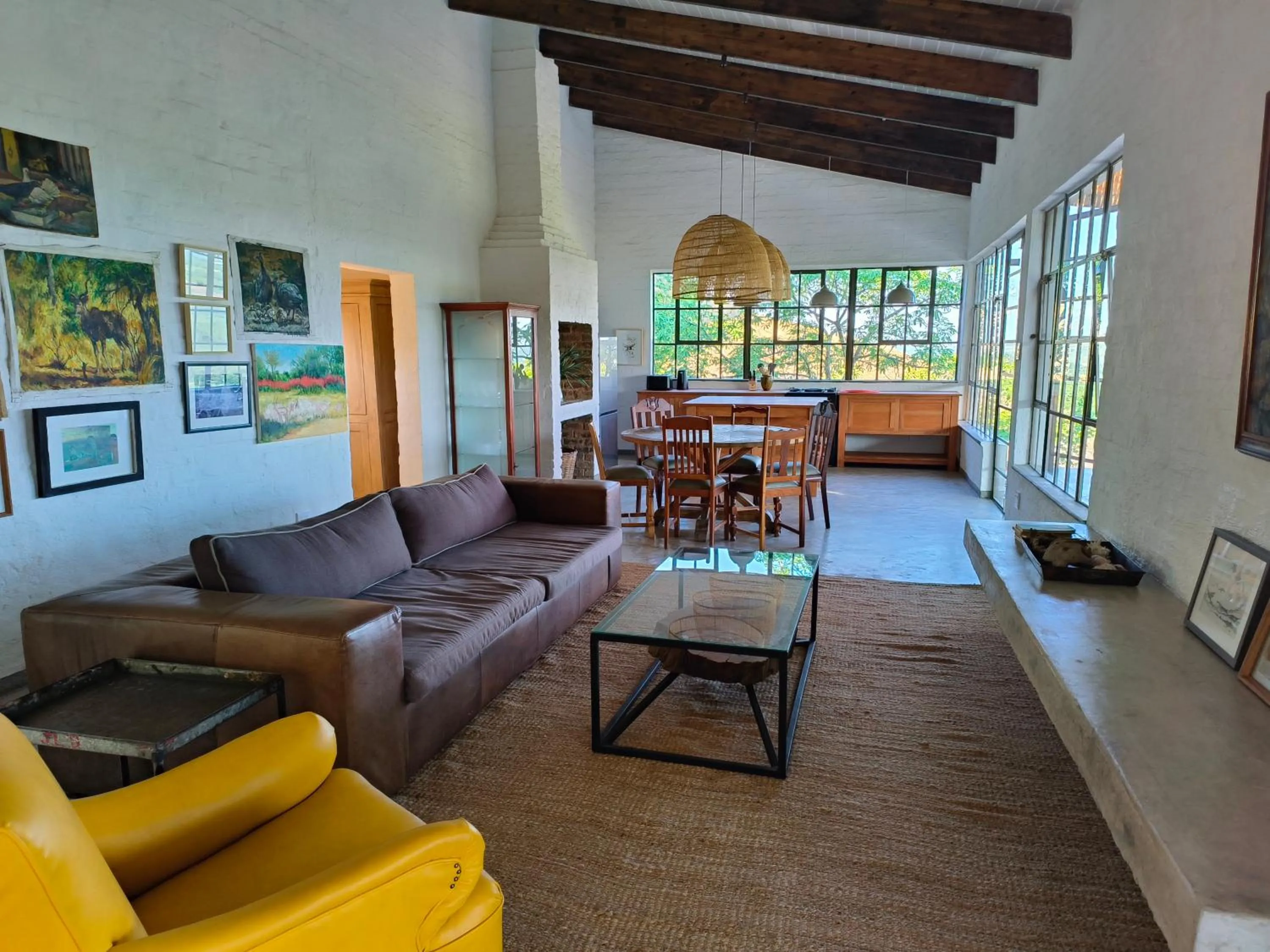 Living room in Eloff Guest House and Gallery