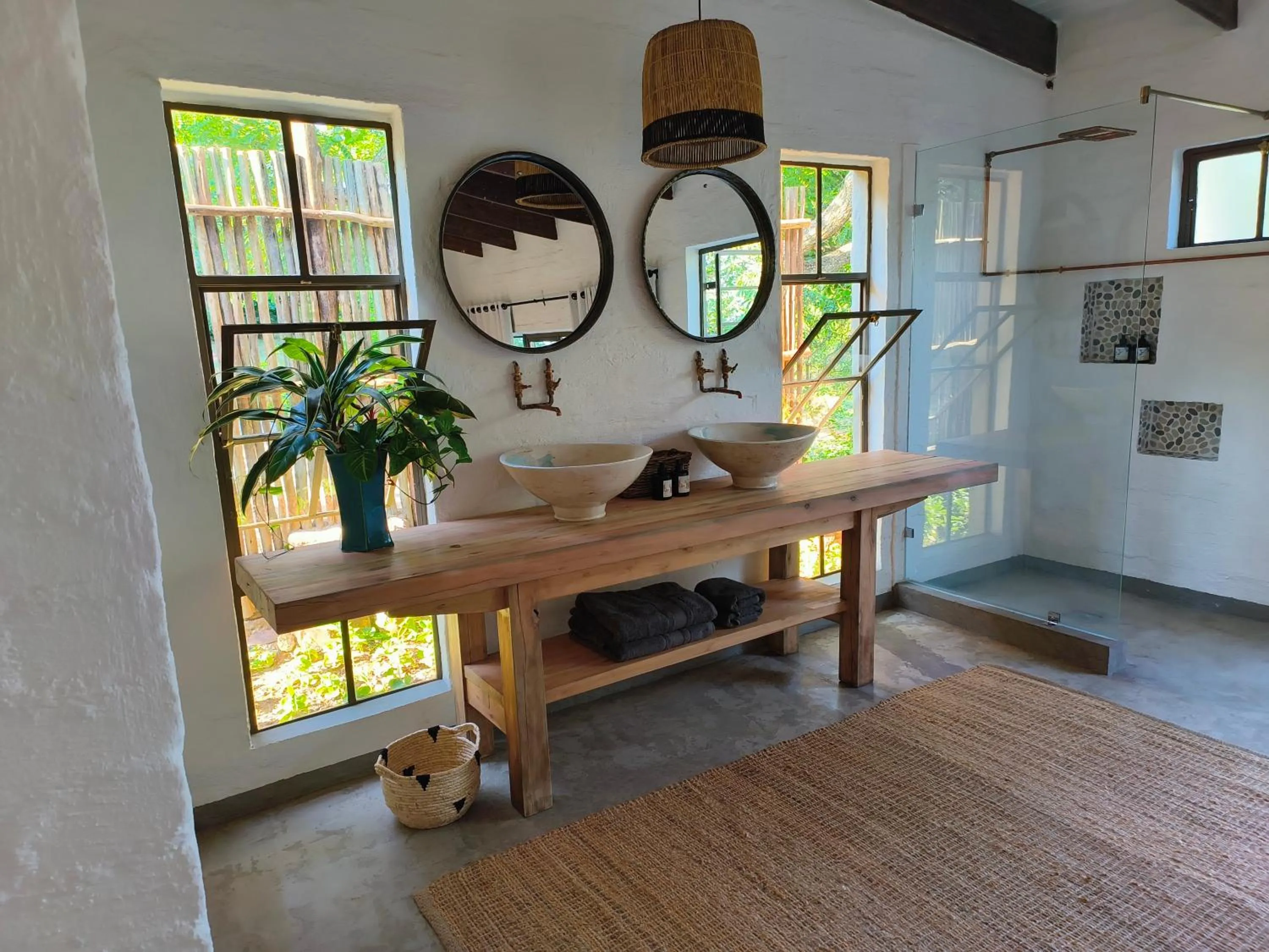 Bathroom in Eloff Guest House and Gallery