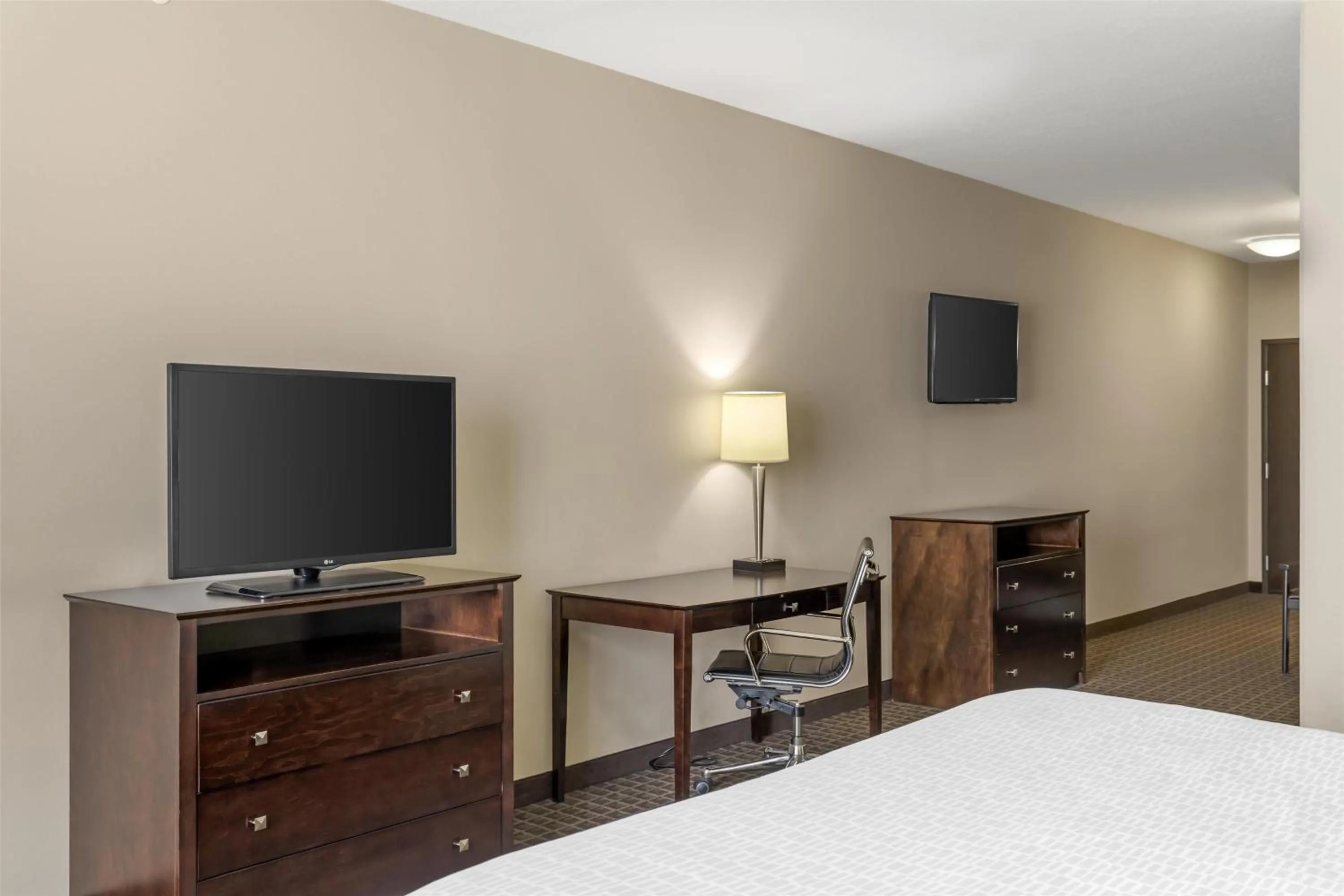 Bedroom, Bed in Best Western Plus Havre Inn & Suites