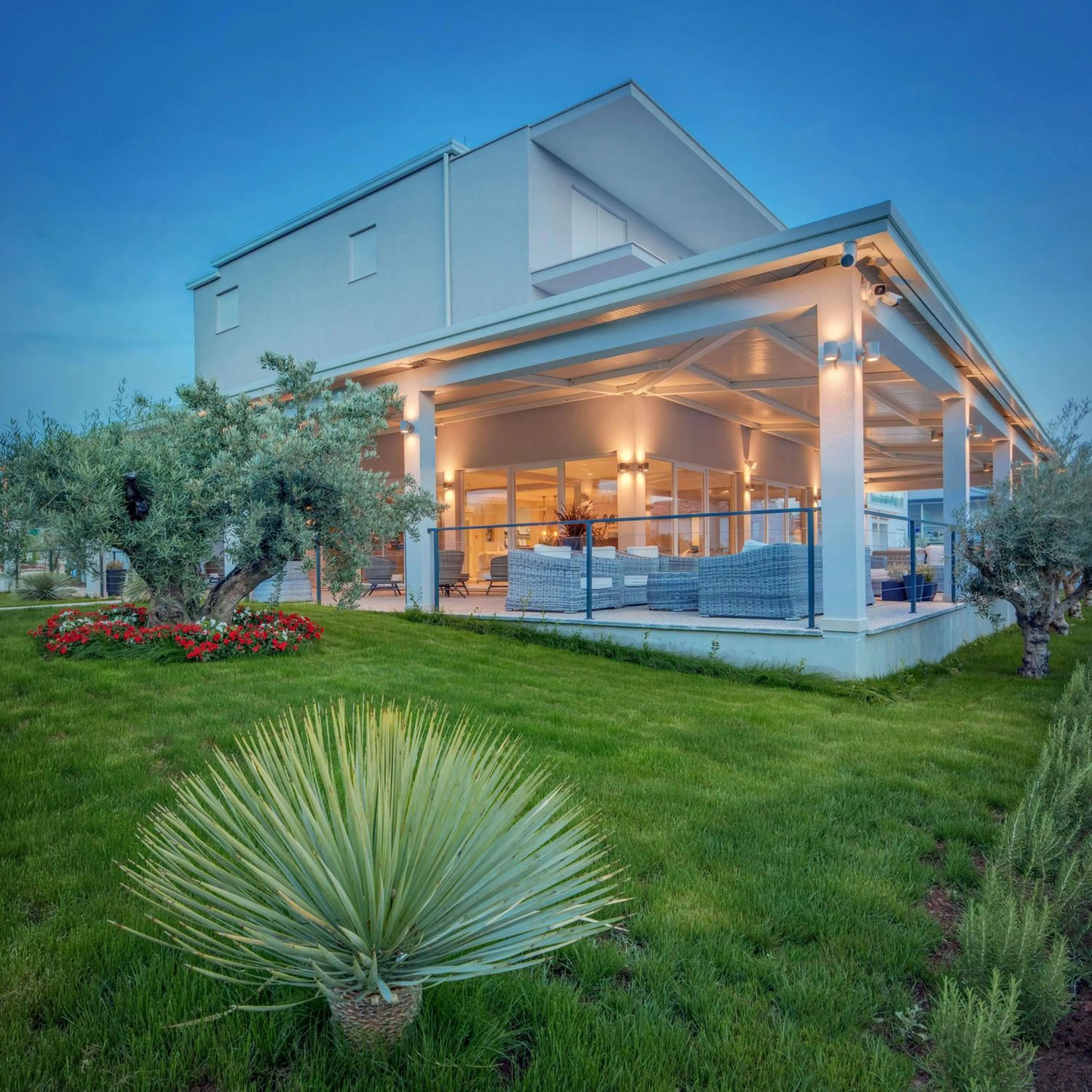 Facade/entrance in Gava Waterman Milna Resort – All Inclusive