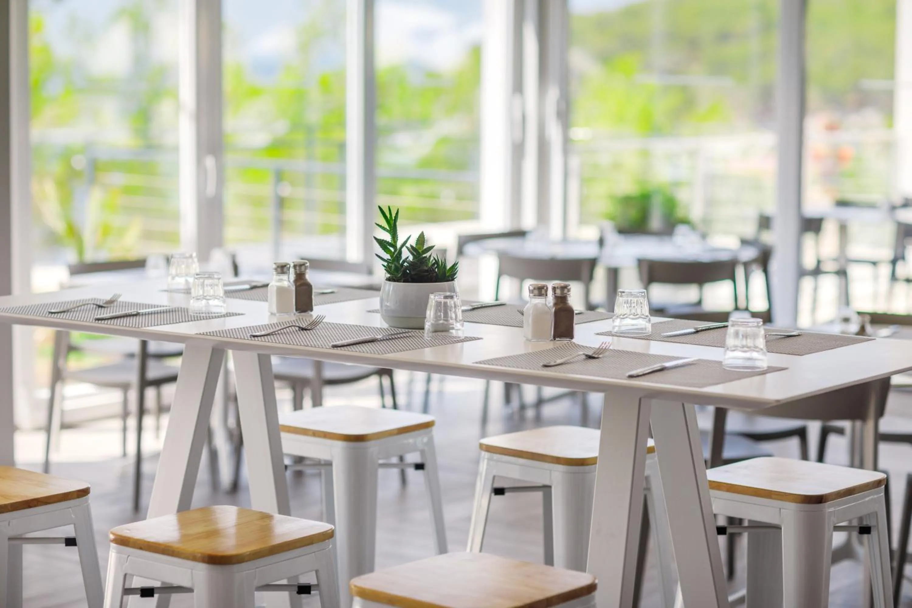 Restaurant/places to eat in Gava Waterman Milna Resort – All Inclusive