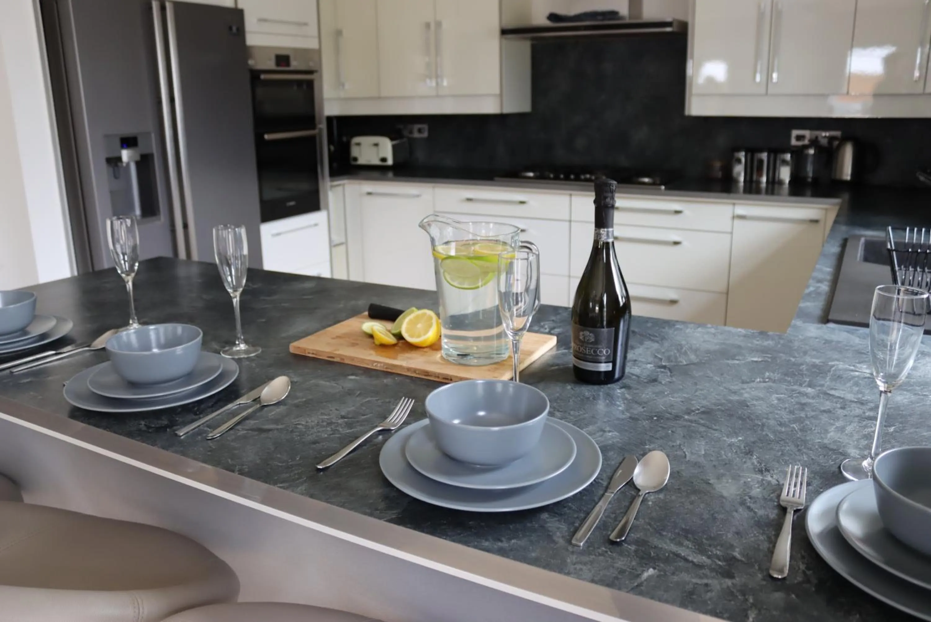 Breakfast in Four Corners Holiday Home Hot Tub & Sauna