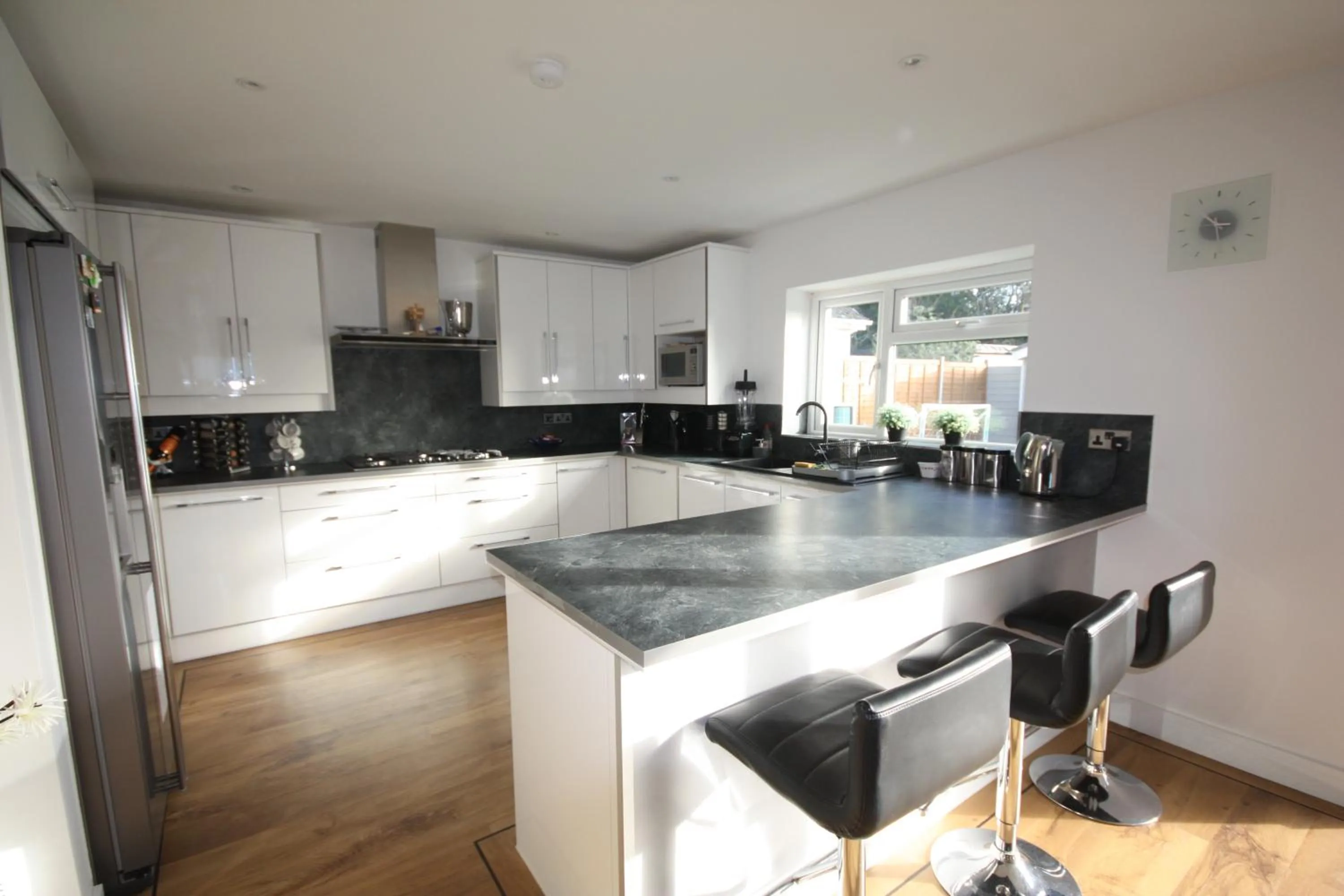 Restaurant/places to eat in Four Corners Holiday Home Hot Tub & Sauna