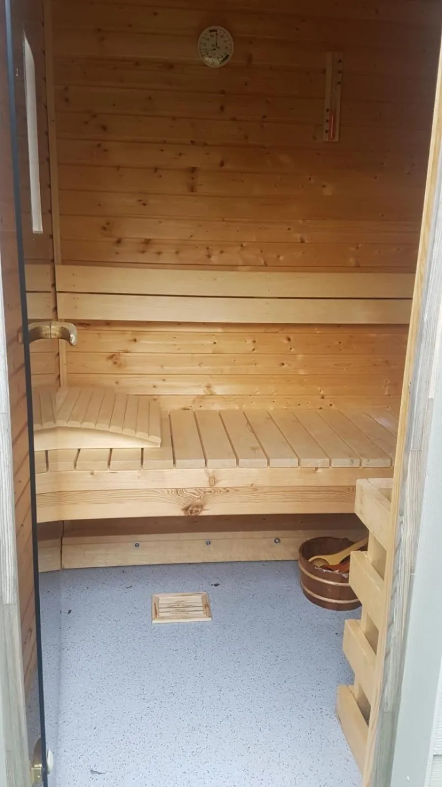 Sauna in Four Corners Holiday Home Hot Tub & Sauna