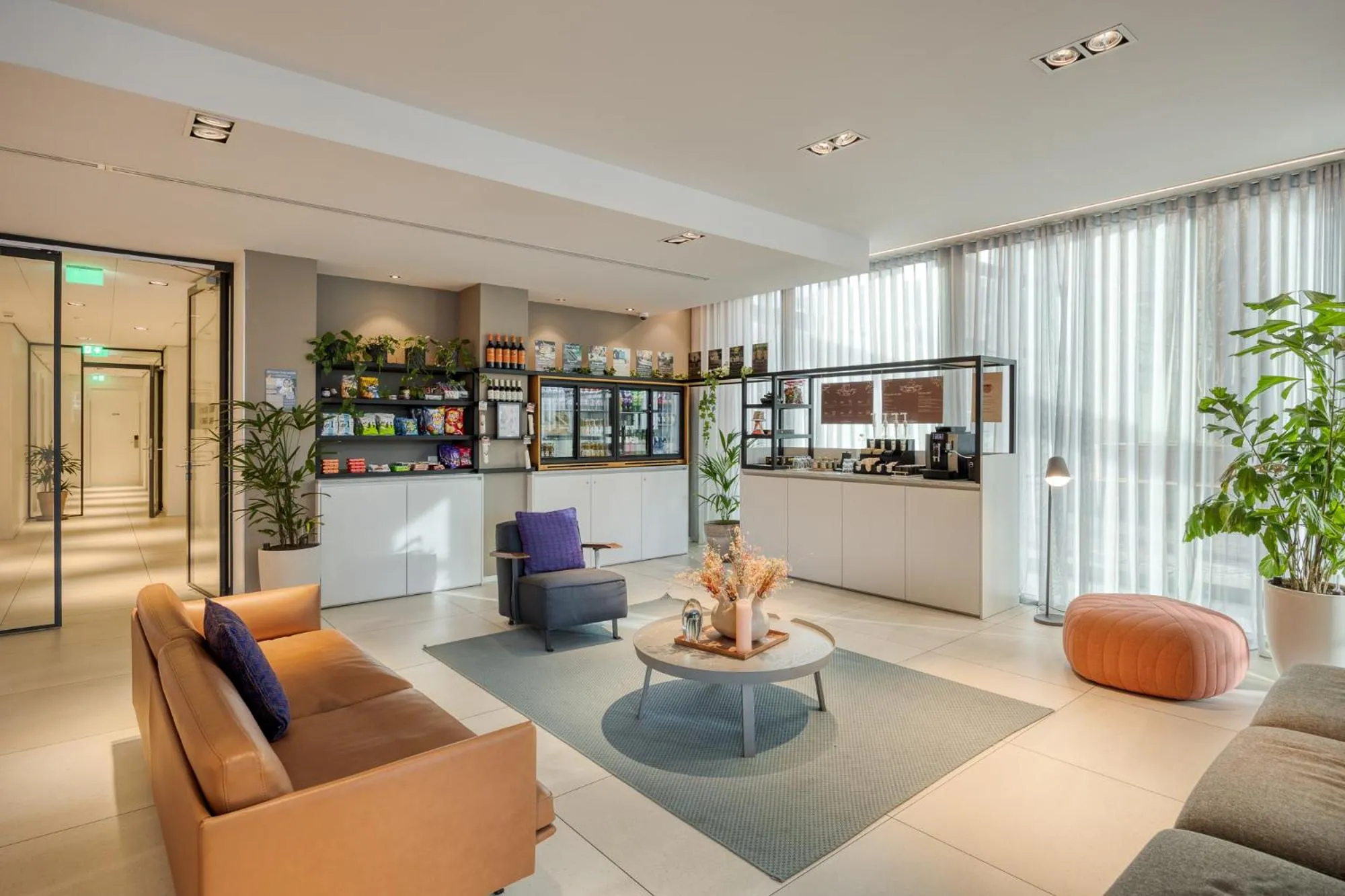Lobby or reception in PREMIER SUITES Rotterdam