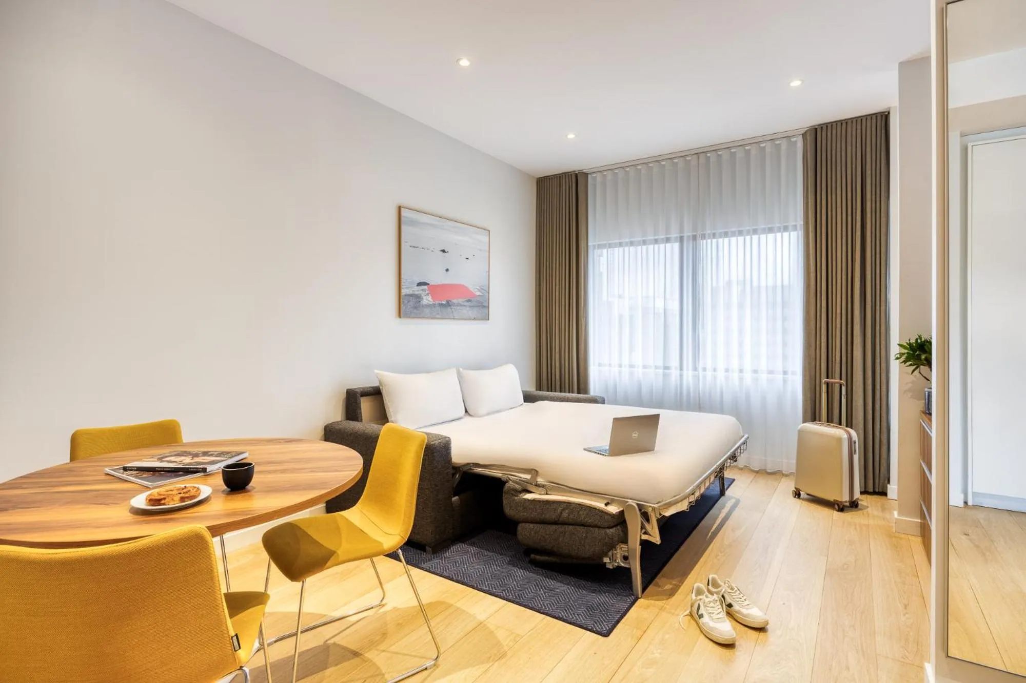 Bedroom, Bed in PREMIER SUITES Rotterdam