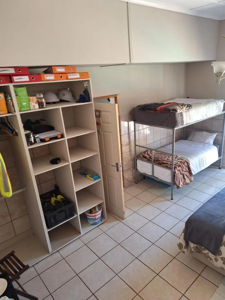 Bedroom, Bed in Breaking Dawn