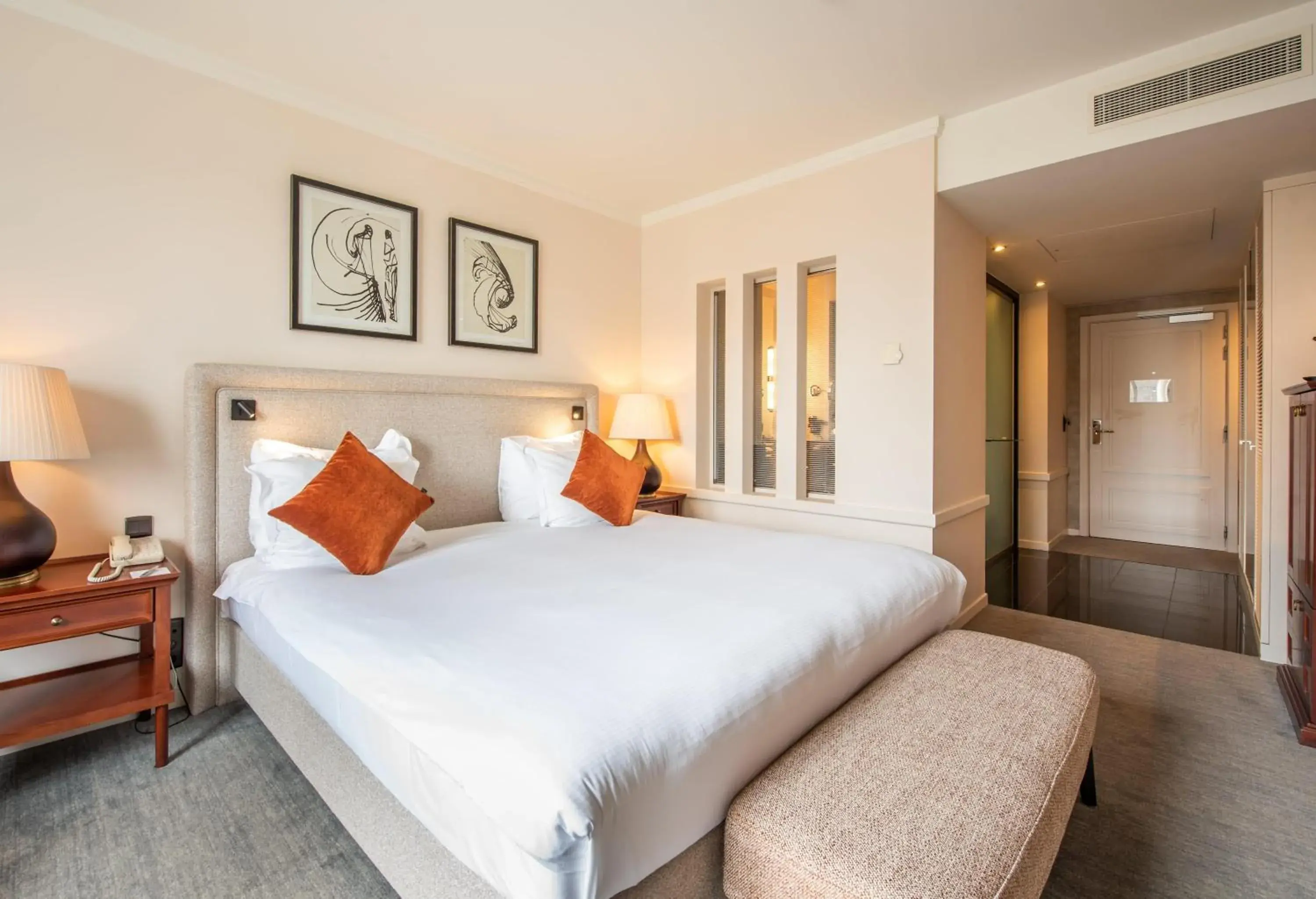 Superior Double or Twin Room with Garden View in Dukes' Palace Brugge - by Dukes' Hotel Collection Superior Double or Twin Room with Garden View in Dukes' Palace Brugge - by Dukes' Hotel Collection