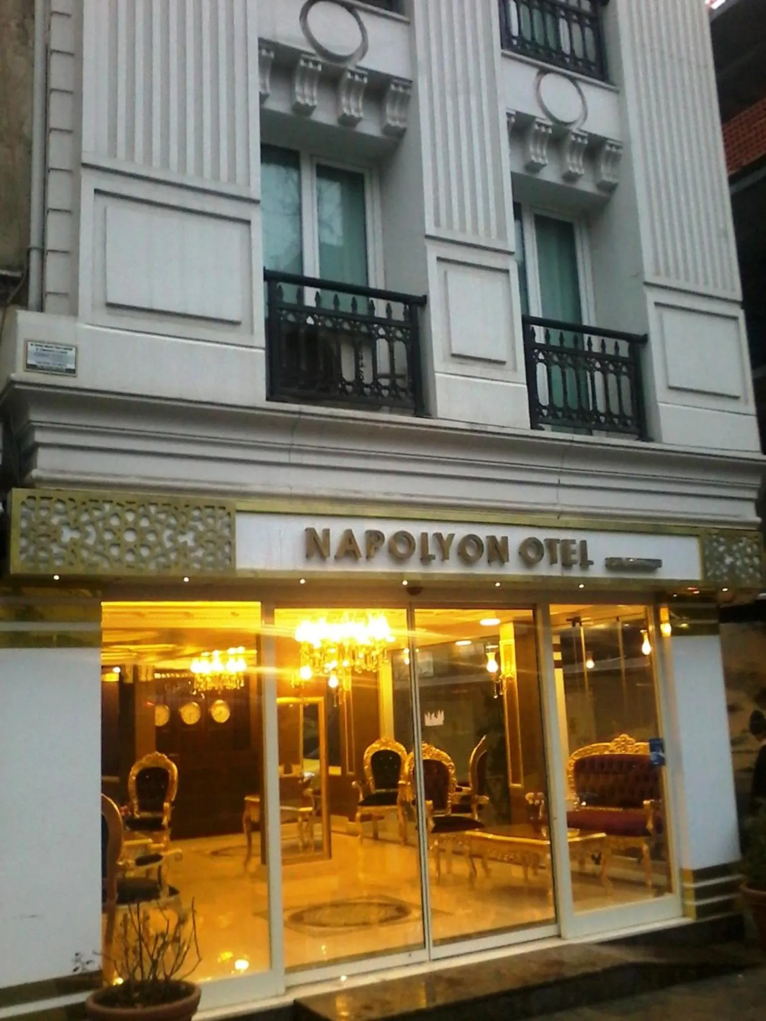 Facade/entrance in Napolyon hotel