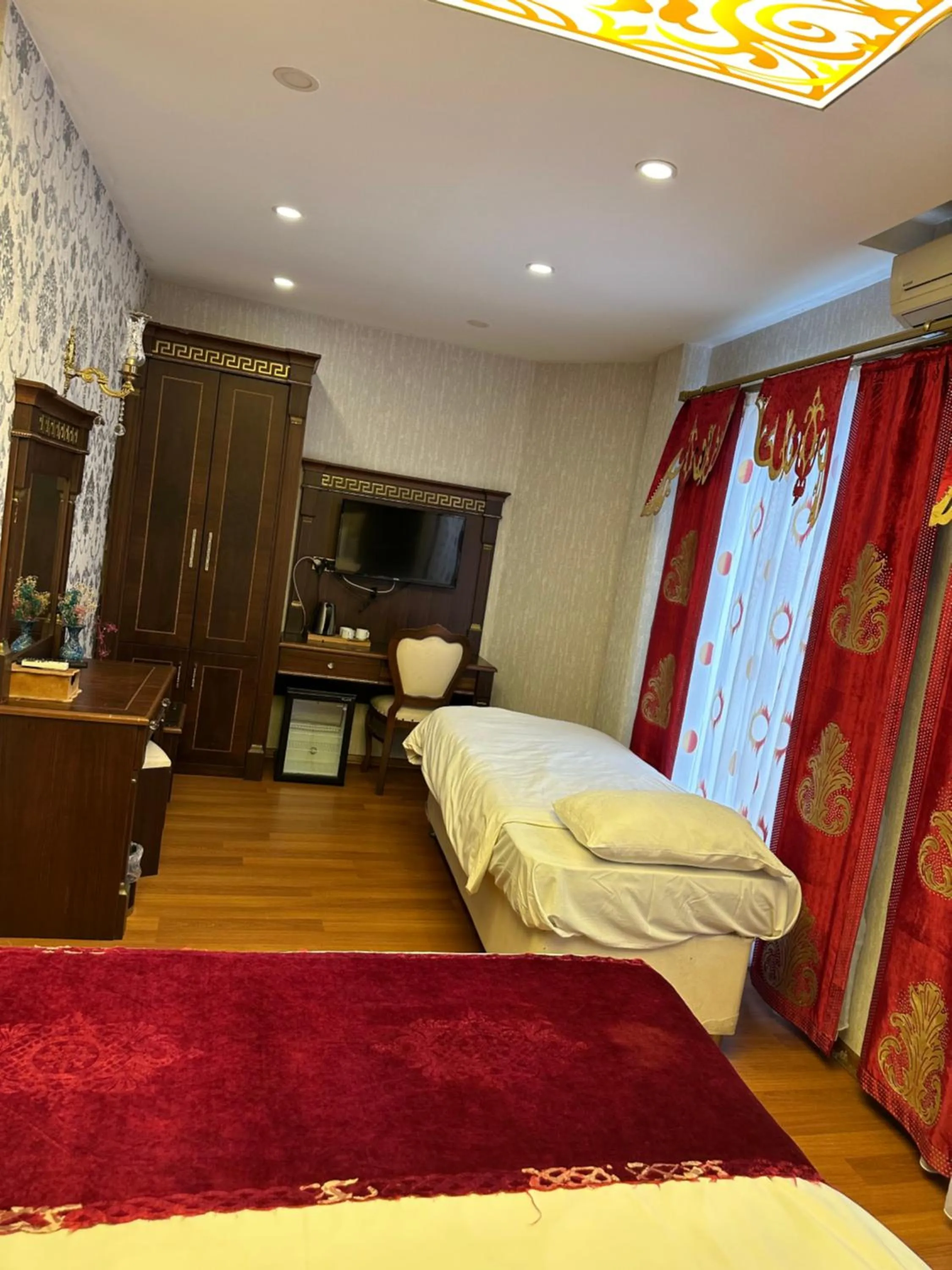 Bedroom in Napolyon hotel