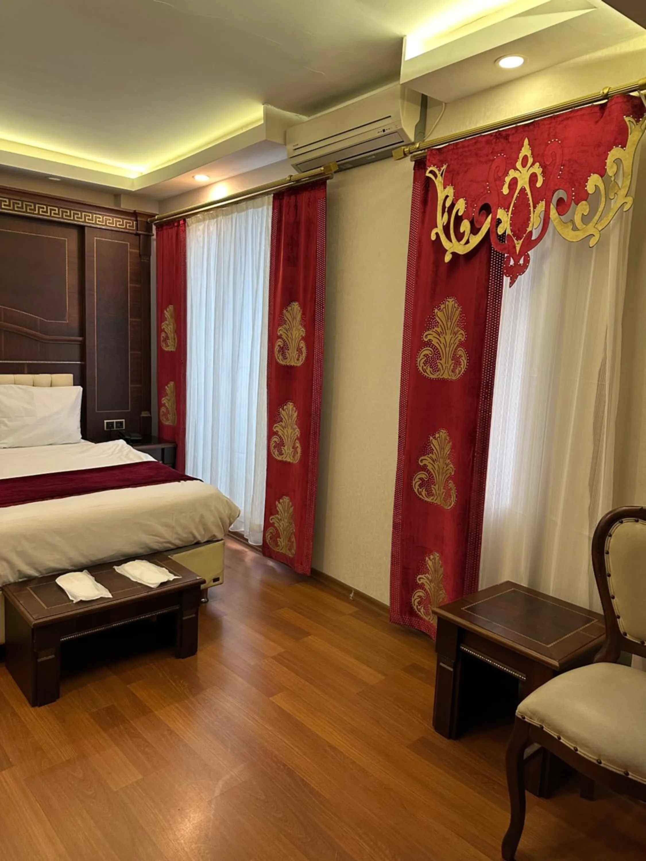 Bedroom in Napolyon hotel