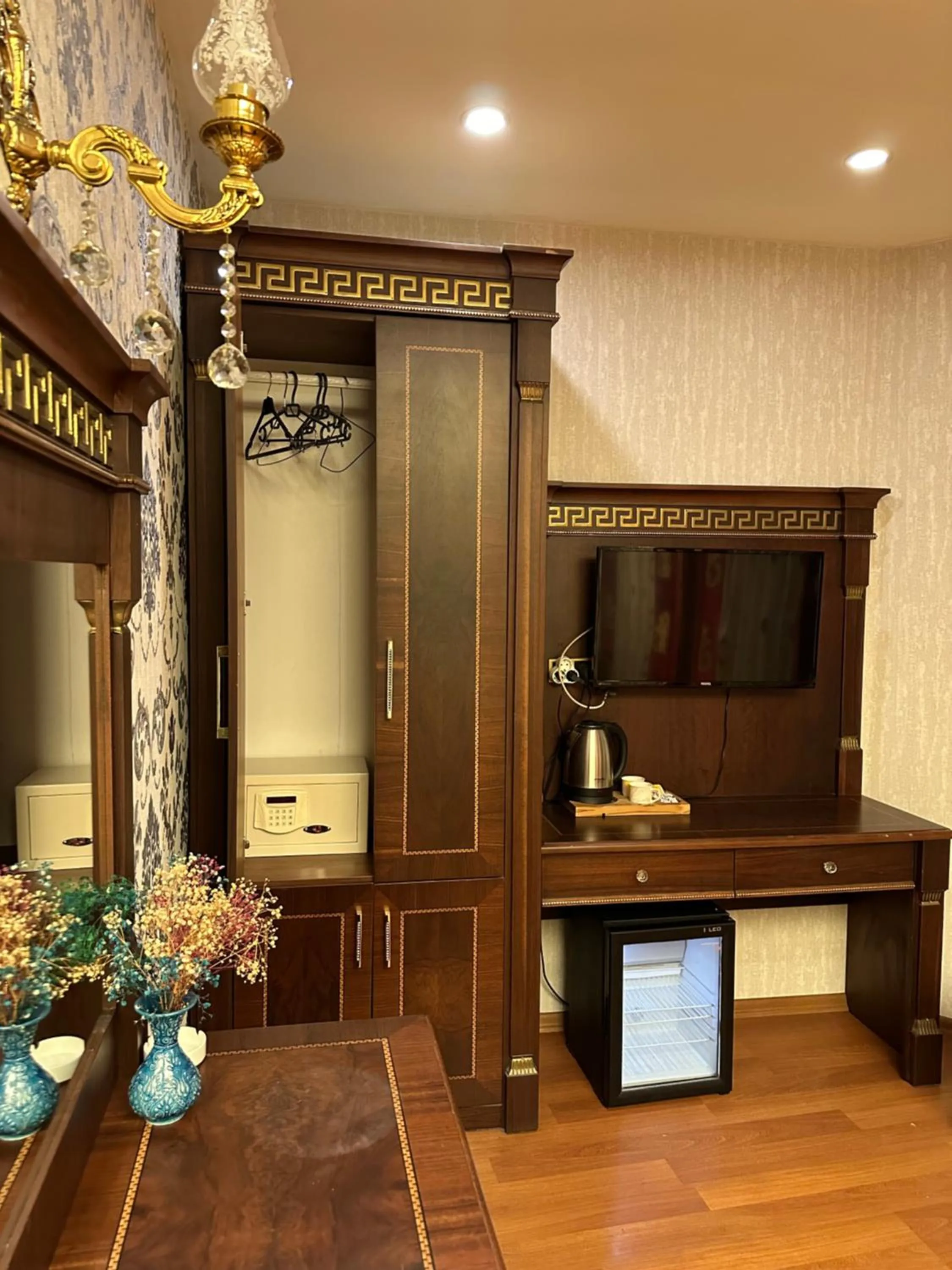 wardrobe in Napolyon hotel