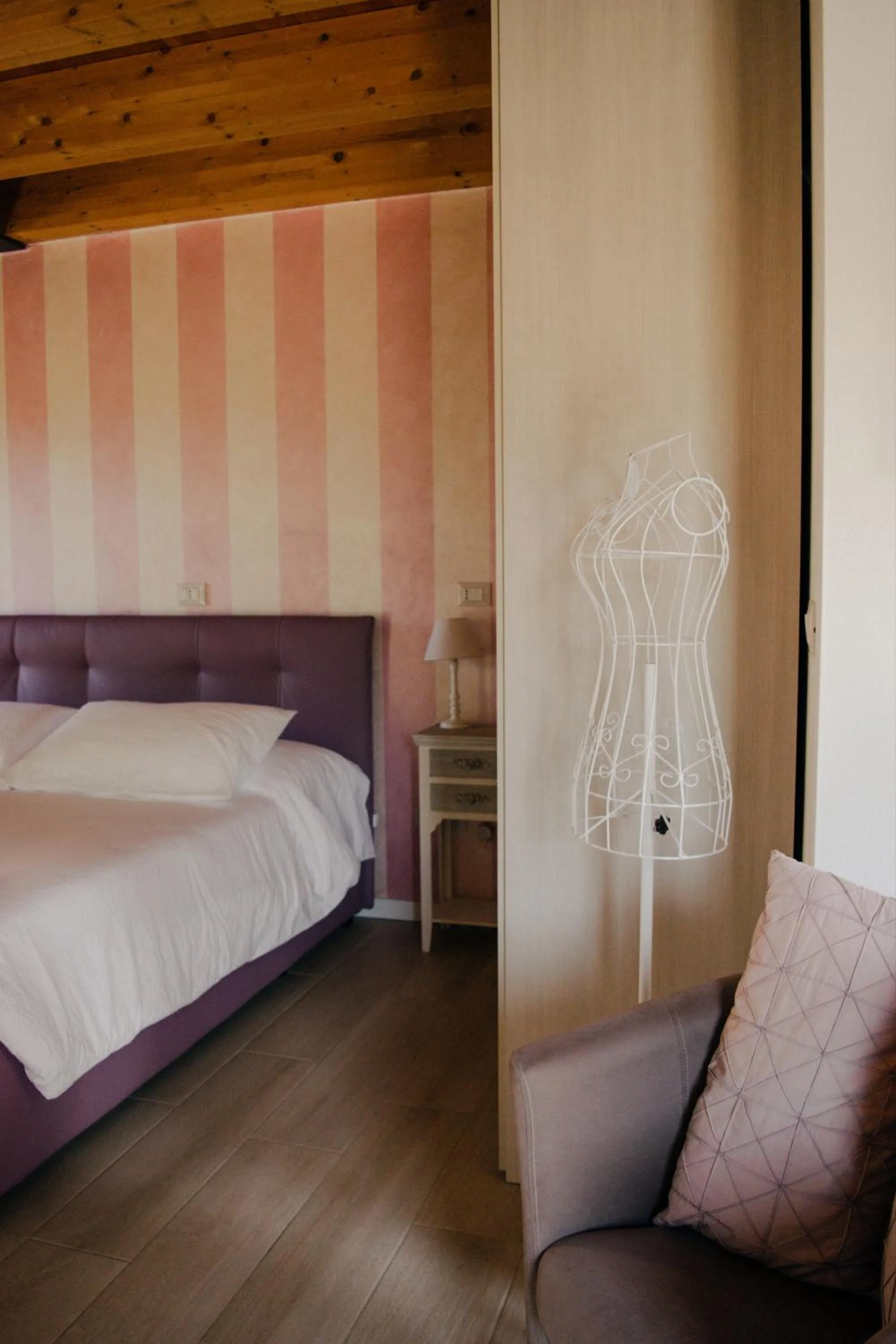 Internal: Not applicable to any particular room in Rama Relais