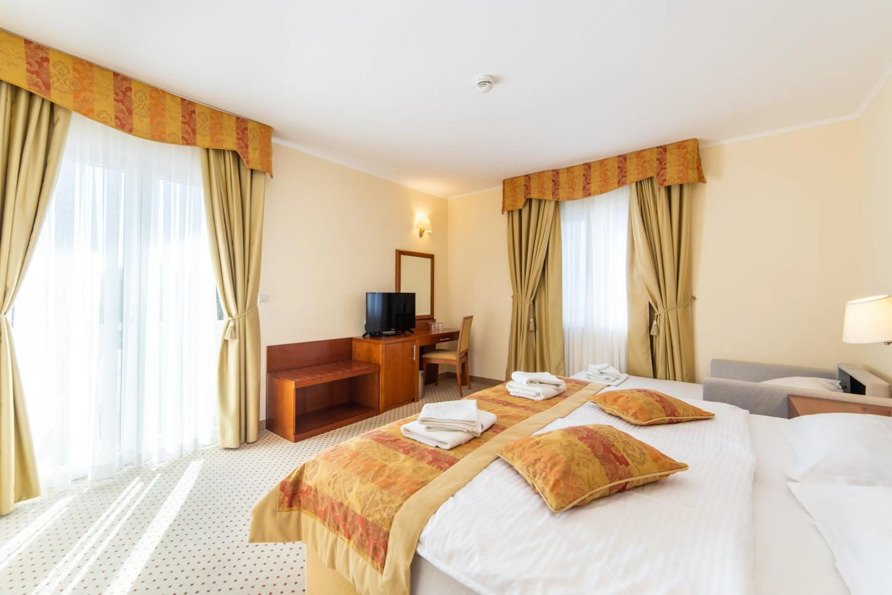 Photo of the whole room, Bed in Hotel Bella Vista