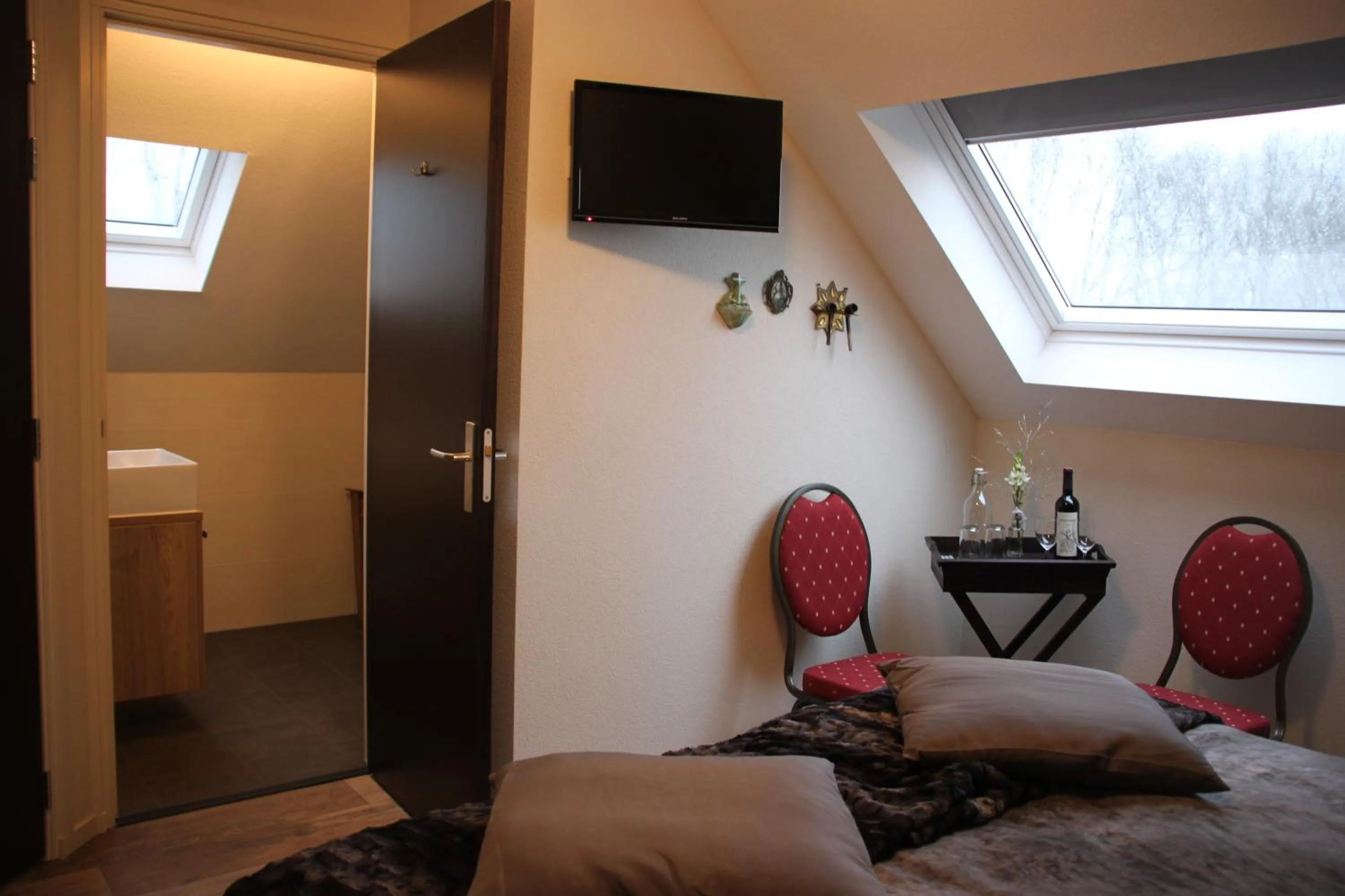 Photo of the whole room, Bed in Bed and Breakfast De Volkelse Hooiberg