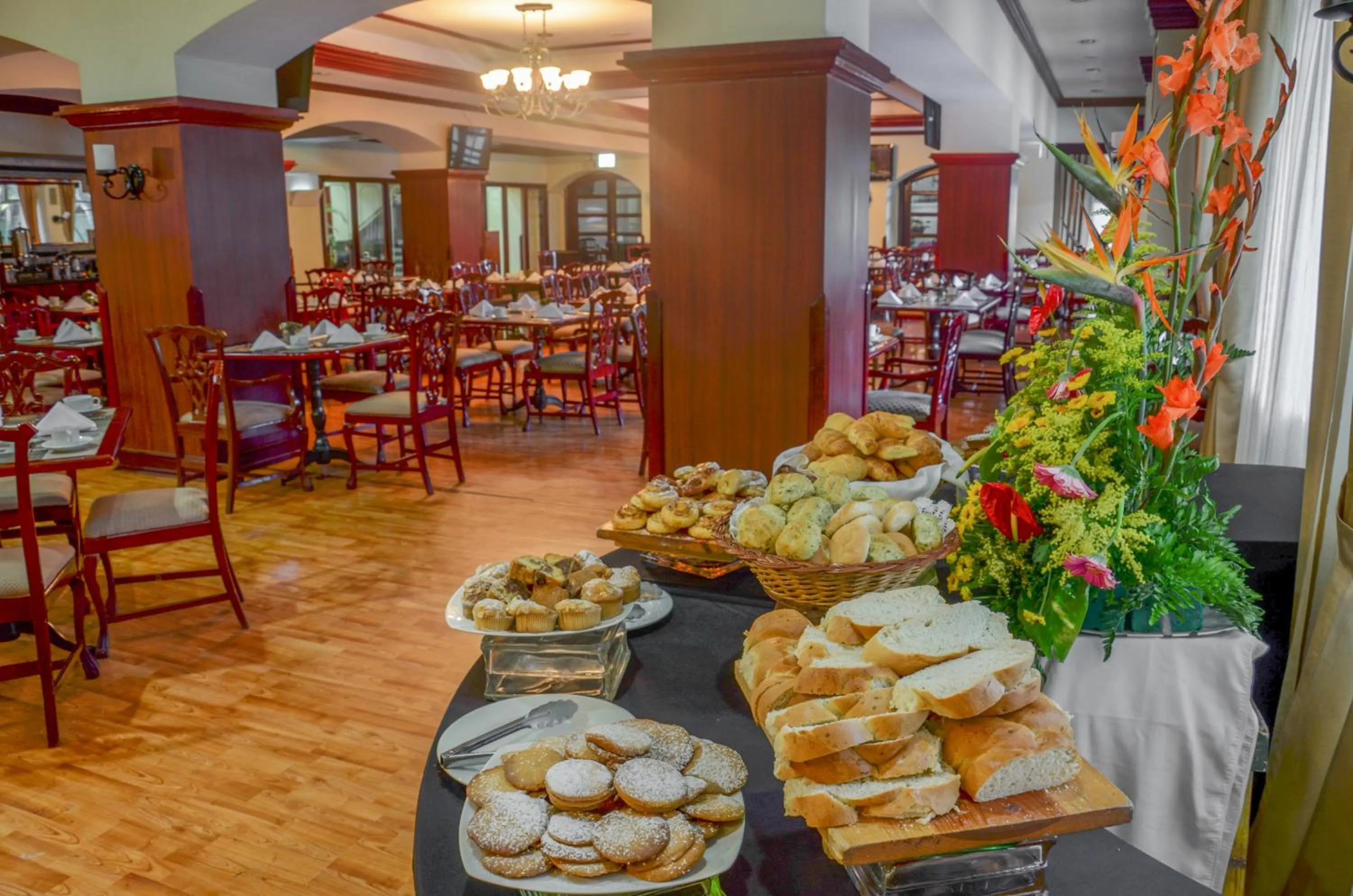 Restaurant/places to eat in Hotel Las Americas