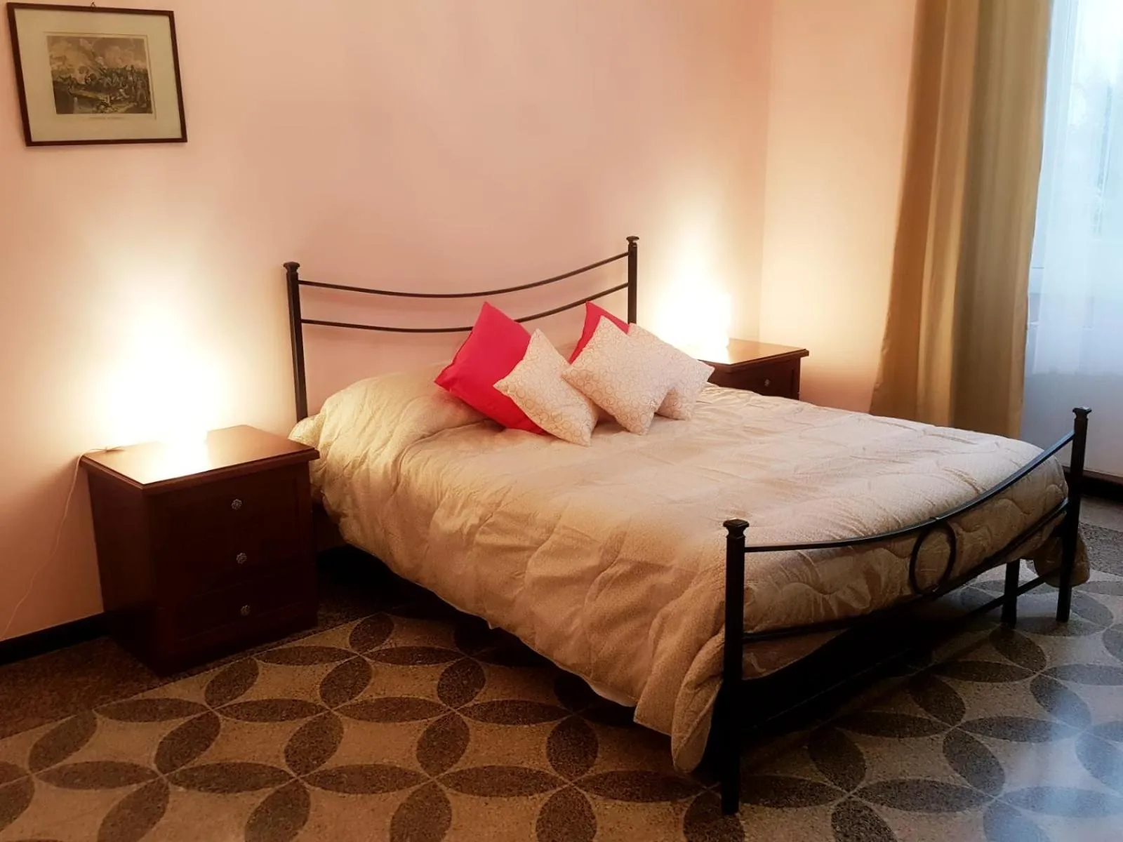 Photo of the whole room, Bed in Royal Suite