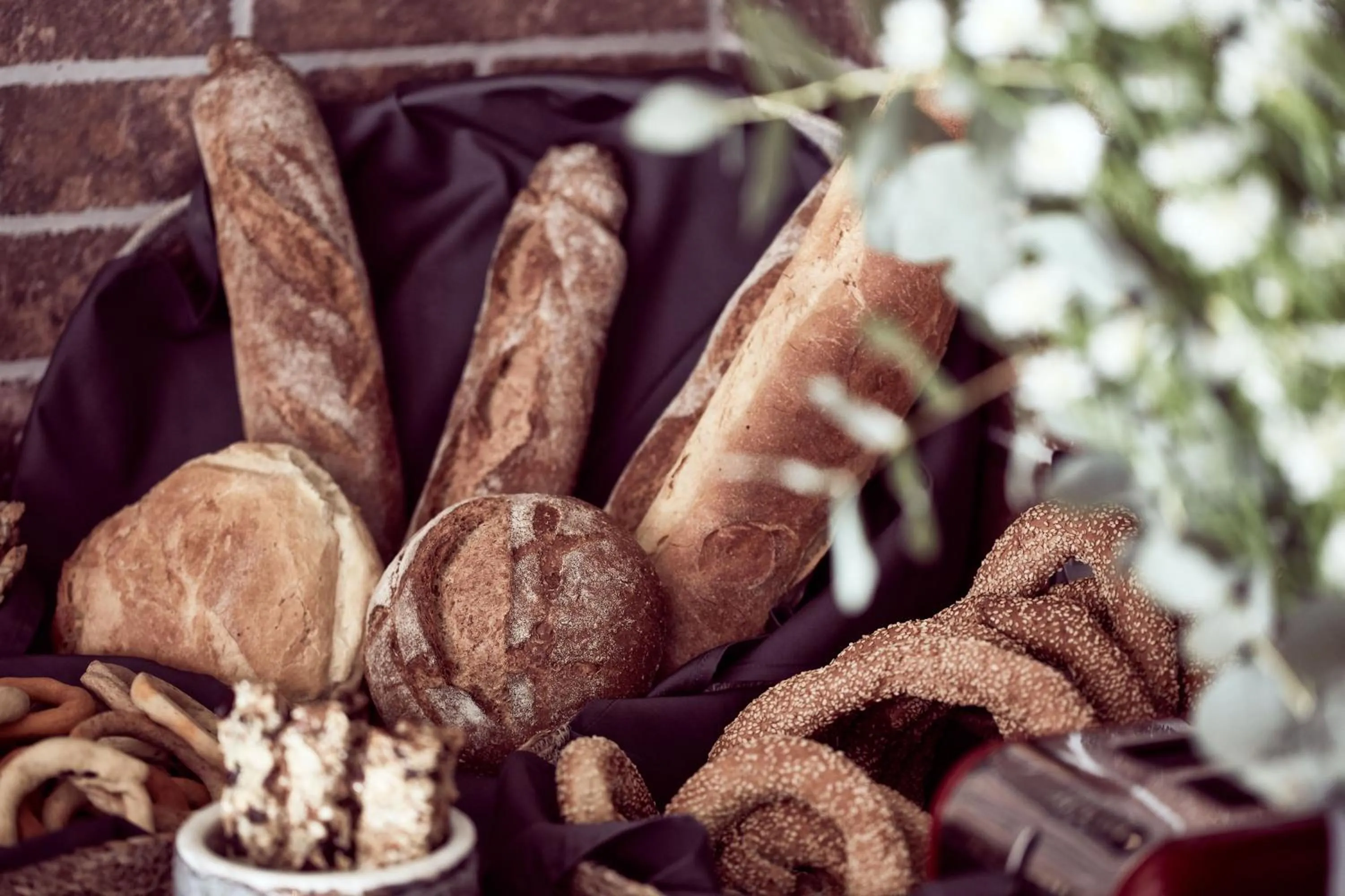 Food in 18 Micon Str.