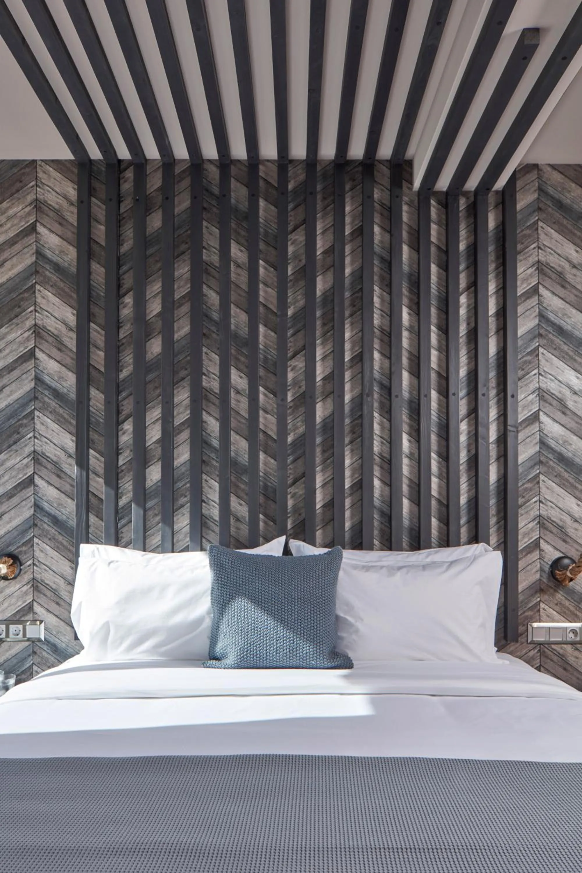 Bed in 18 Micon Str.