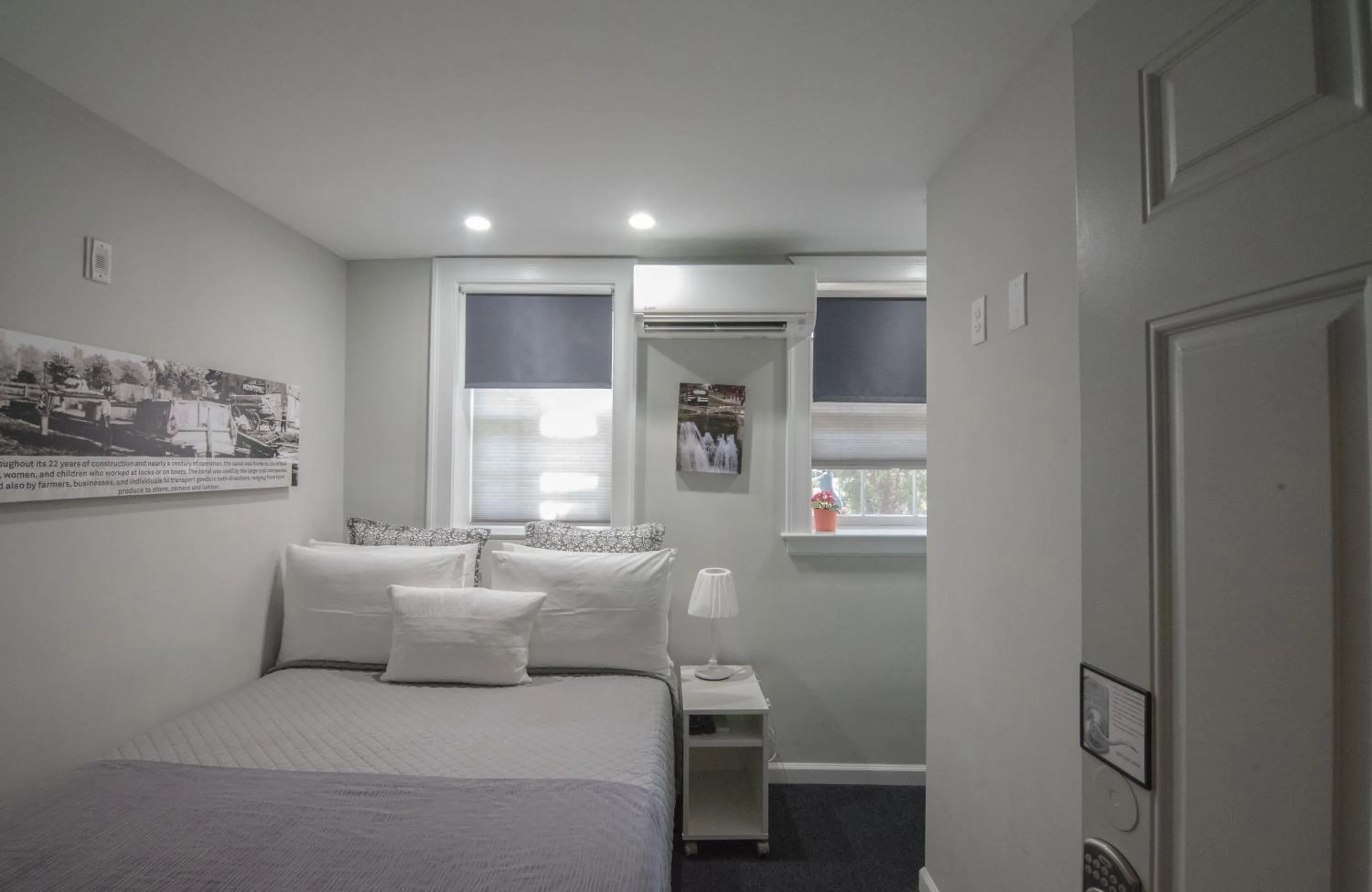 Bed in The Georgetown House Inn