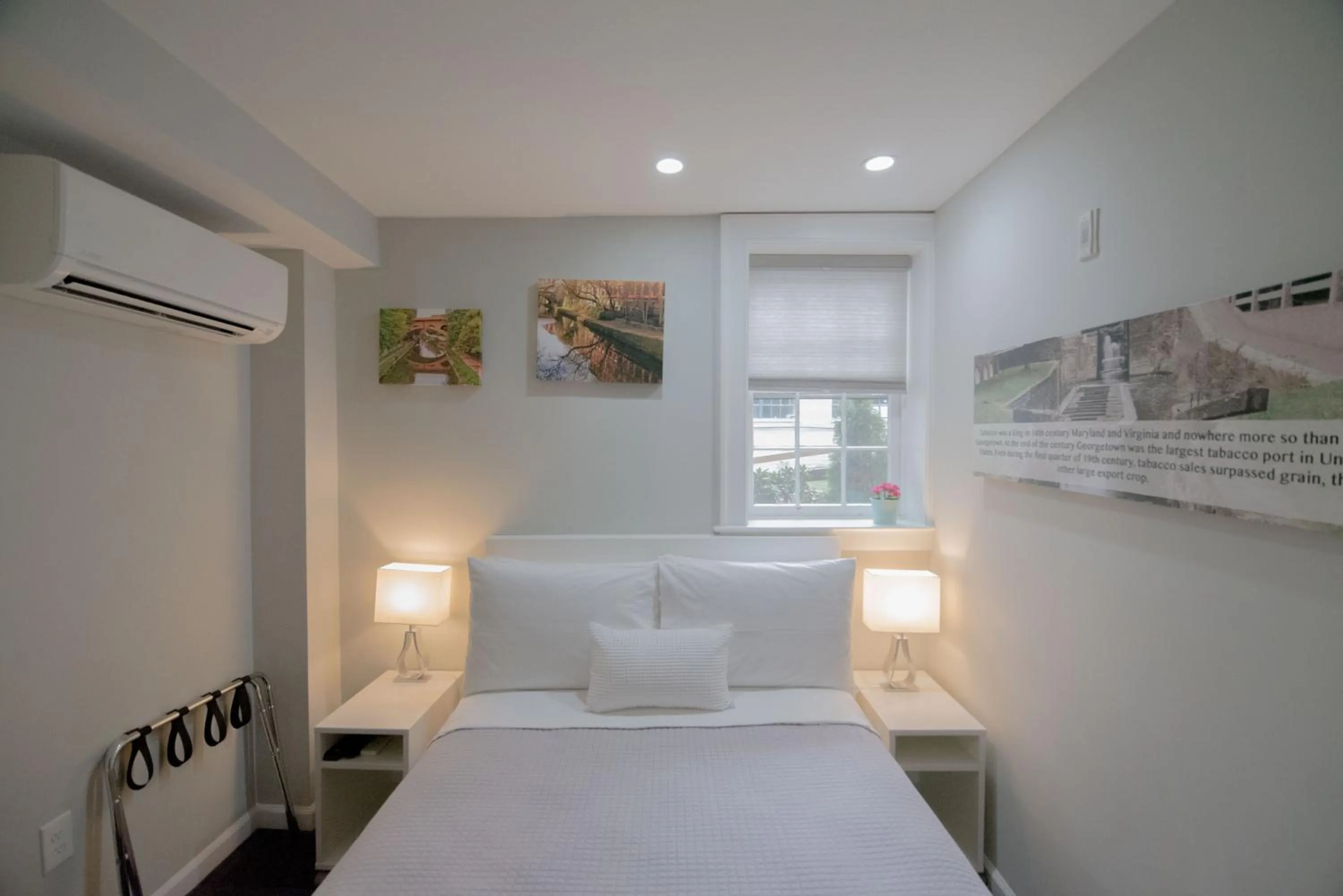 Bed in The Georgetown House Inn