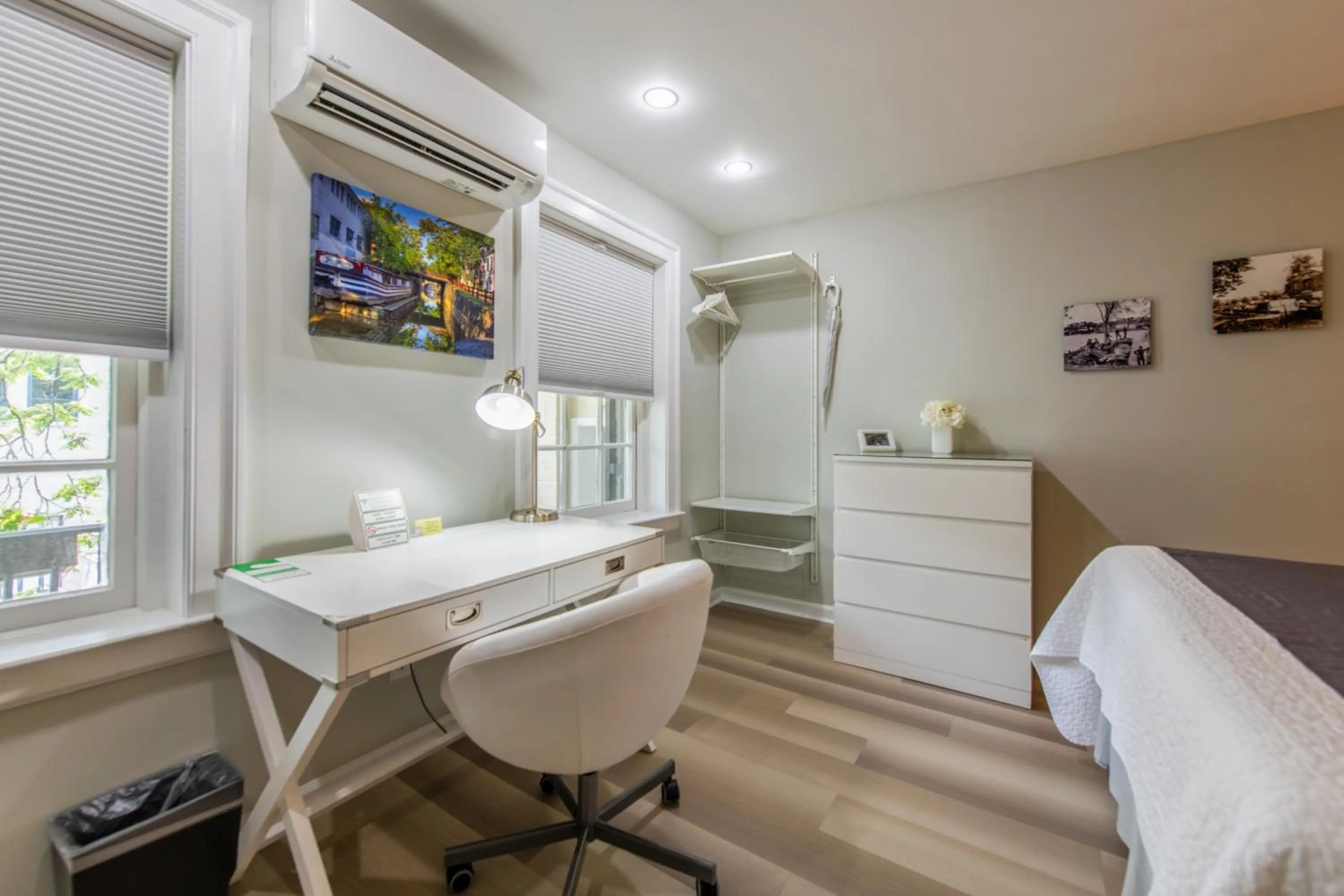 Bed in The Georgetown House Inn