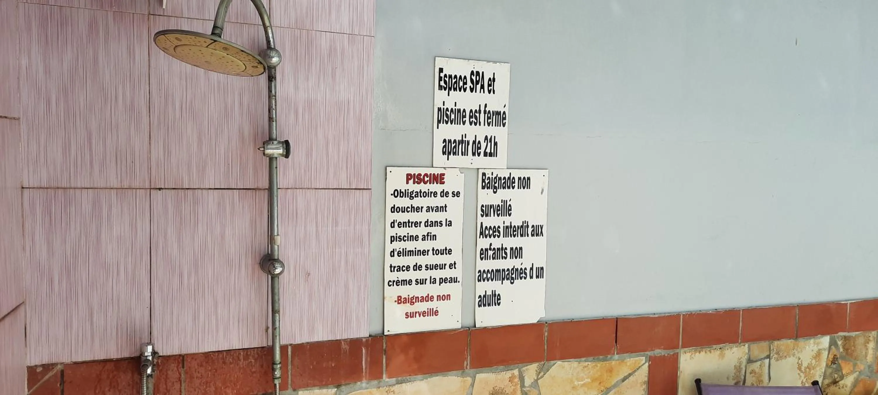 Logo/Certificate/Sign in Domaine De Titine