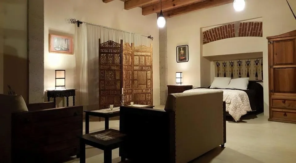 Decorative detail, Bed in Hostal el Dulce Nombre