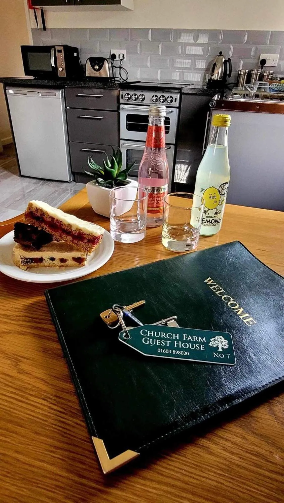 Kitchen or kitchenette in Church Farm Guest House