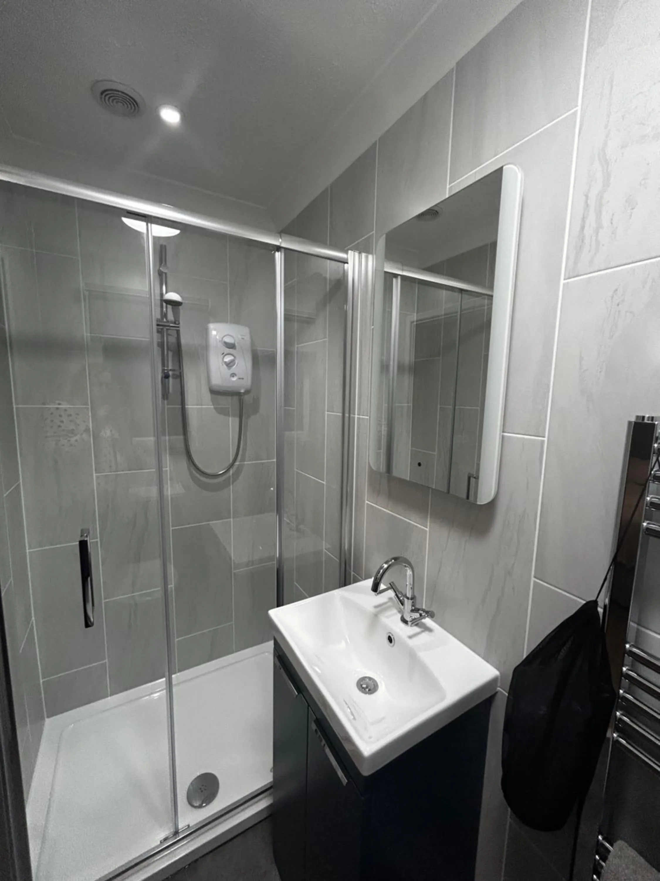 Shower in Church Farm Guest House