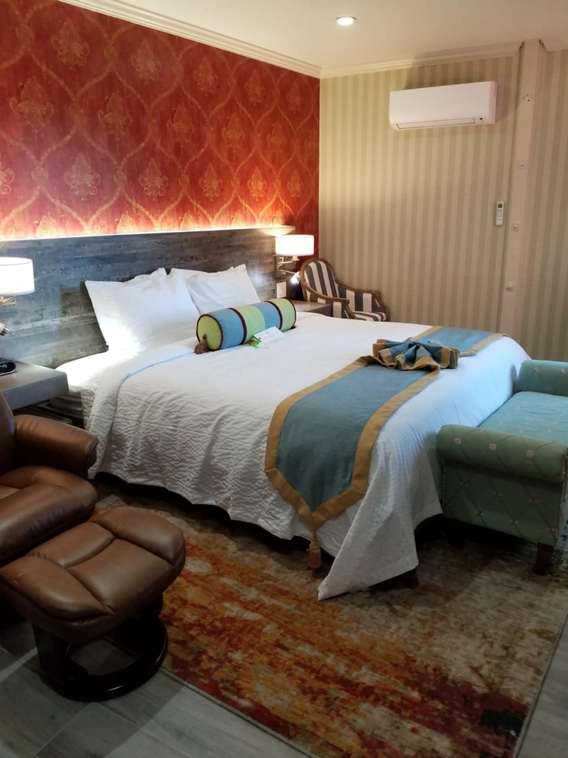 Bed in SenS Hotel & Vanne Bistro Berkeley