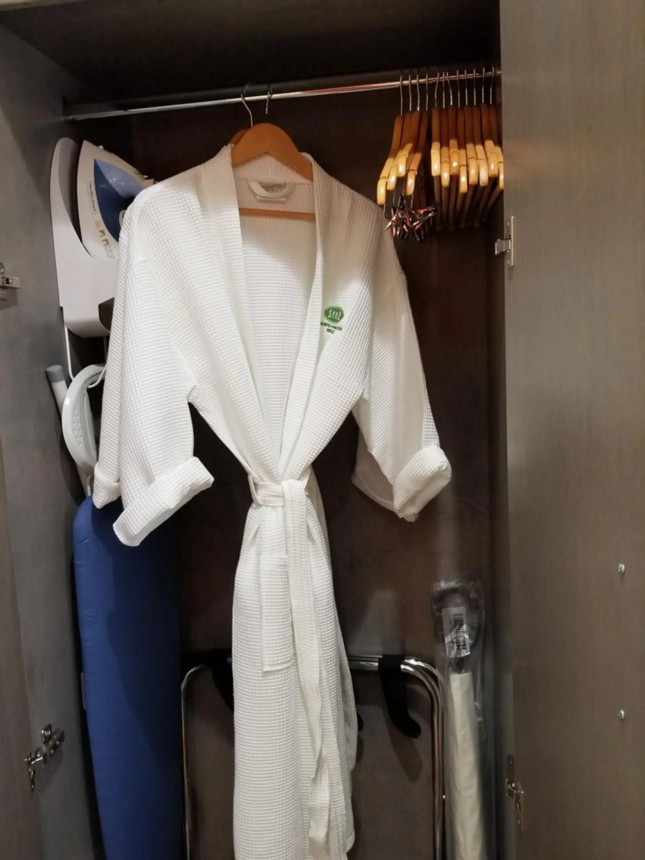 Standard King Room in SenS Hotel & Vanne Bistro Berkeley Standard King Room in SenS Hotel & Vanne Bistro Berkeley