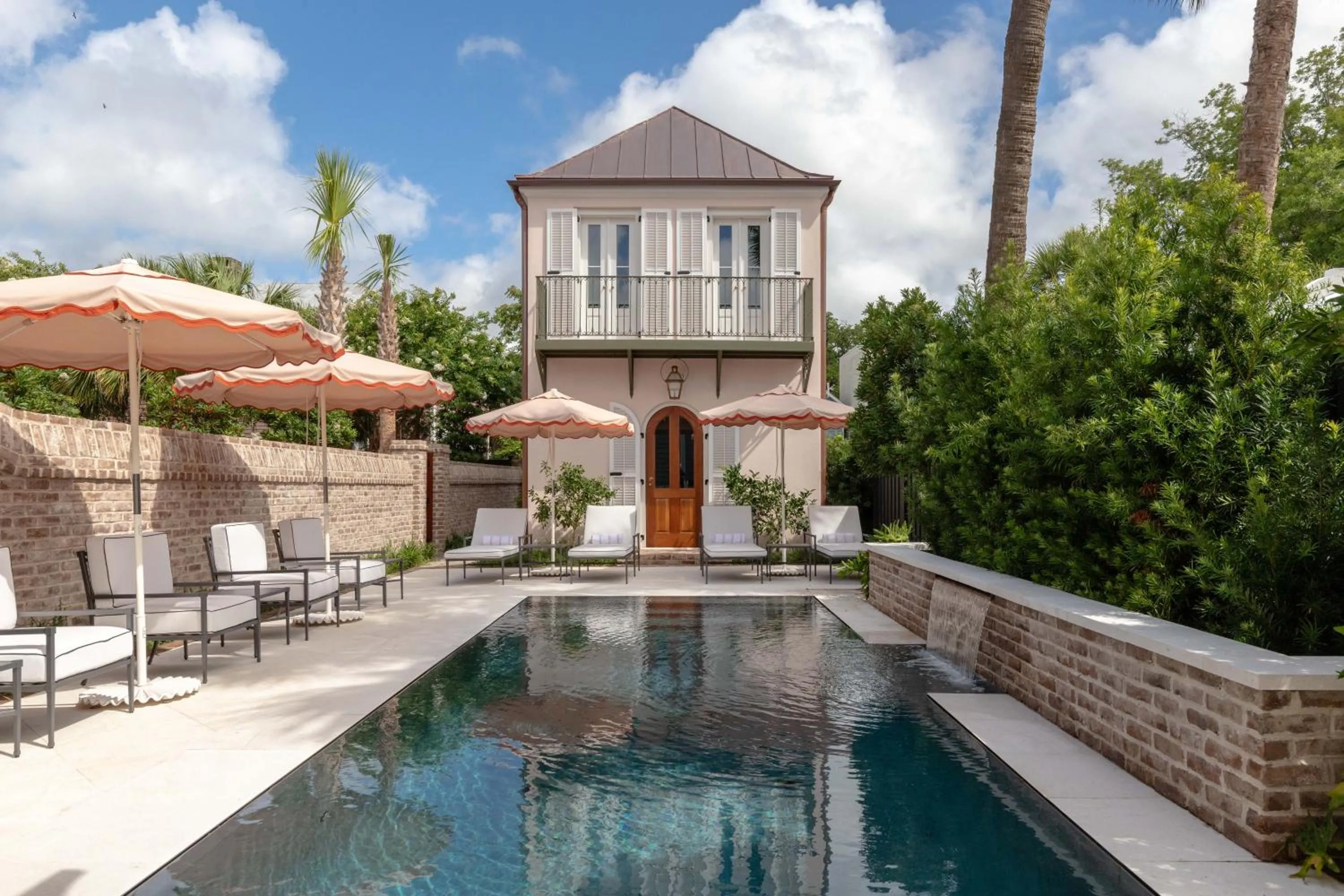 Swimming pool in 86 Cannon Charleston - Adults Only