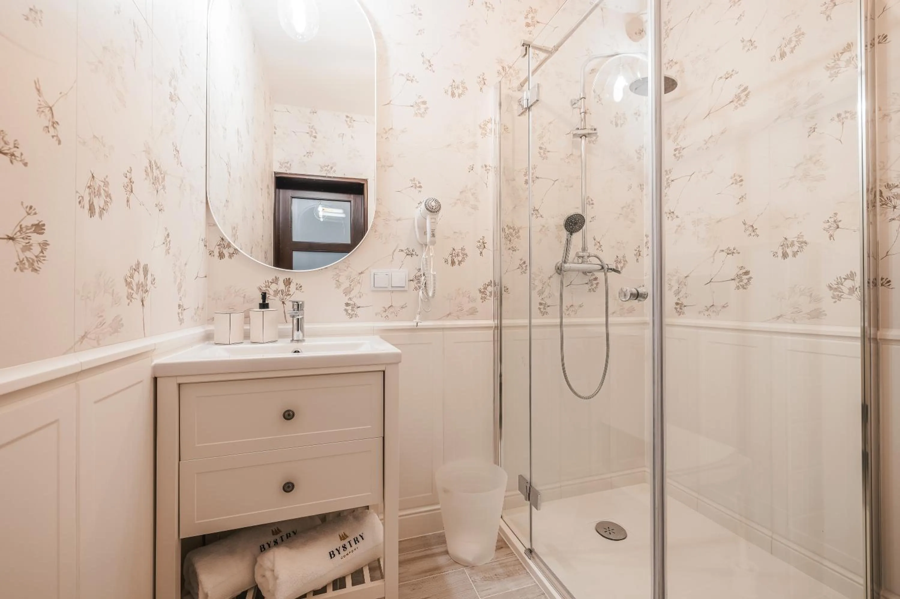 Shower in Bystry Comfort