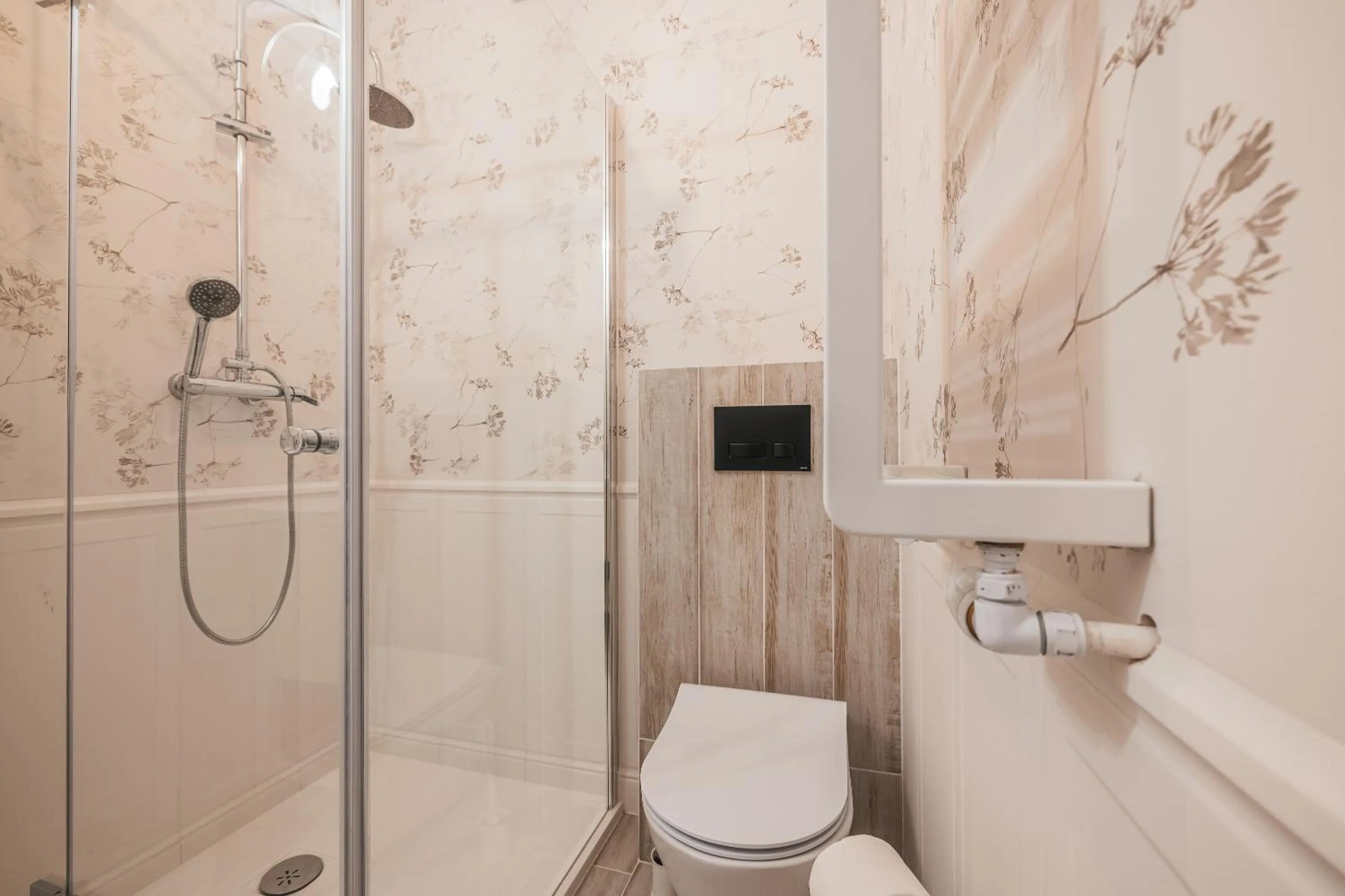 Shower in Bystry Comfort