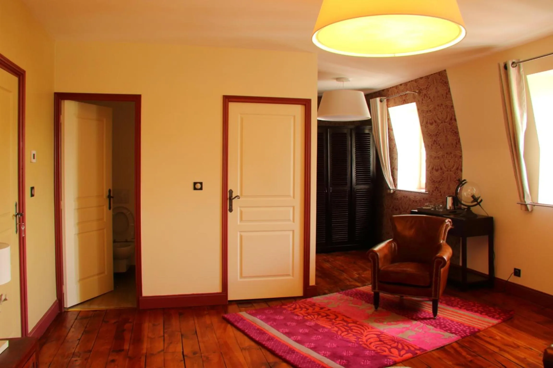 Shower in Auberge Les Volcans