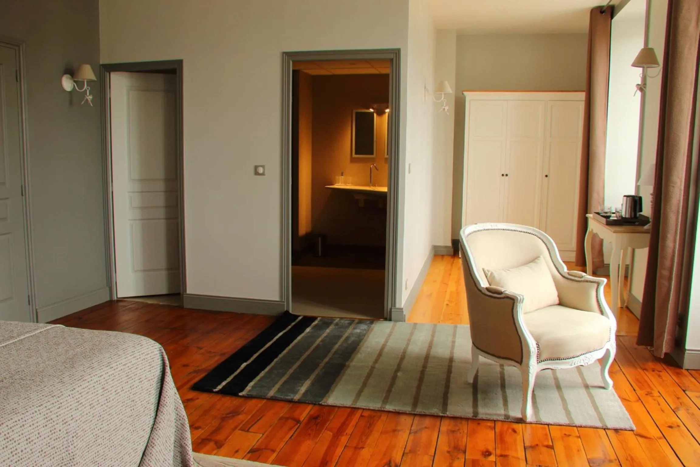 Shower in Auberge Les Volcans