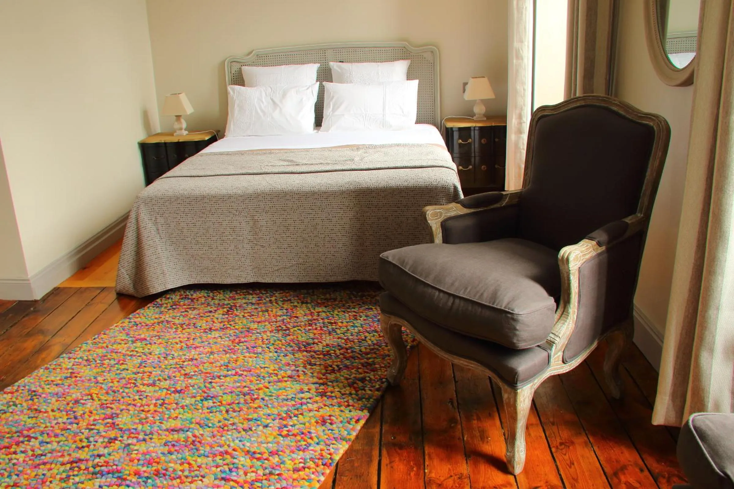 Shower, Bed in Auberge Les Volcans