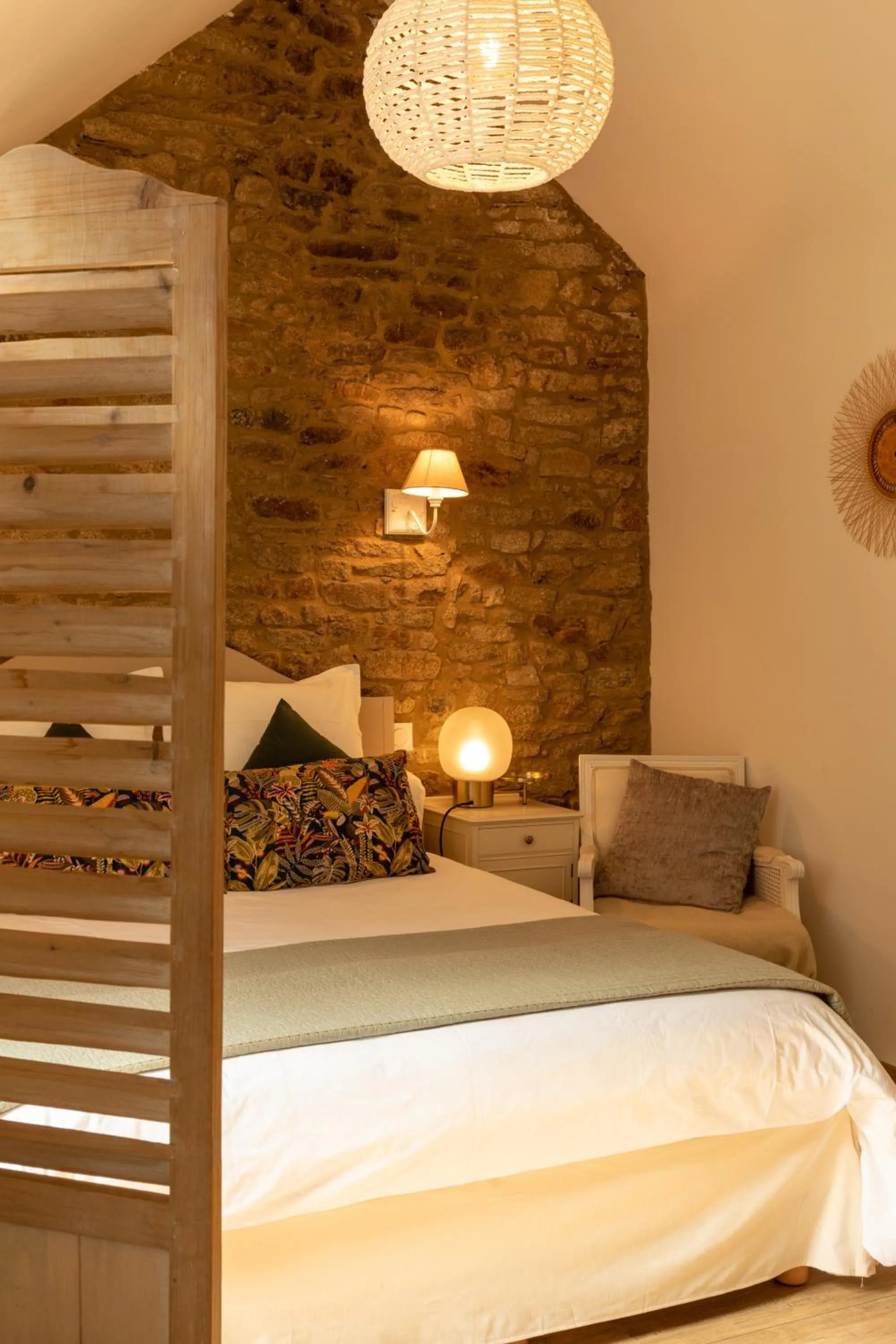 Photo of the whole room, Bed in Domaine du Kelenn, Maison d'hôtes de charme avec piscine