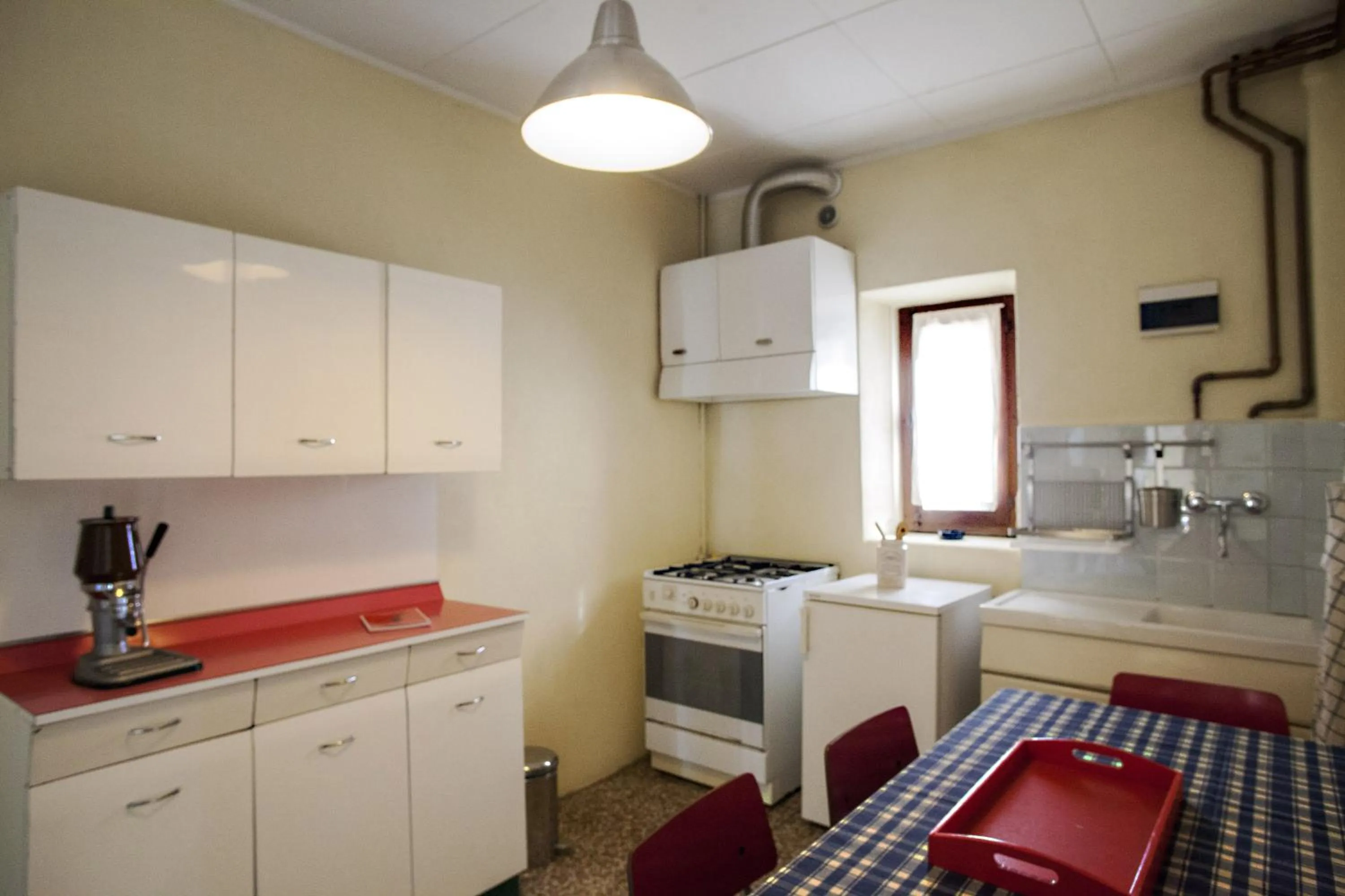 Kitchen or kitchenette in Villa Albonico