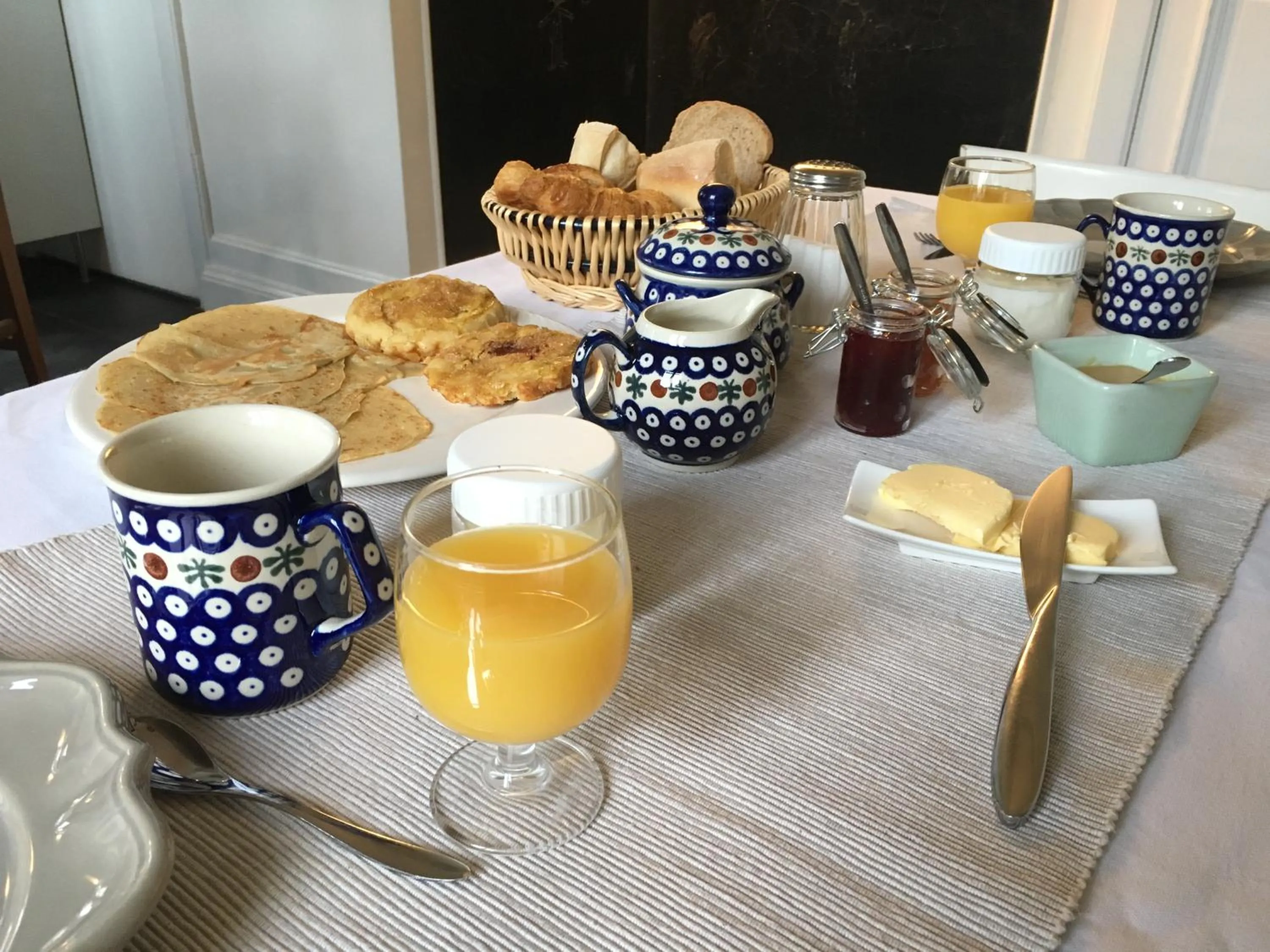 Food and drinks in Villa Marguerite - Chambres d'Hôtes