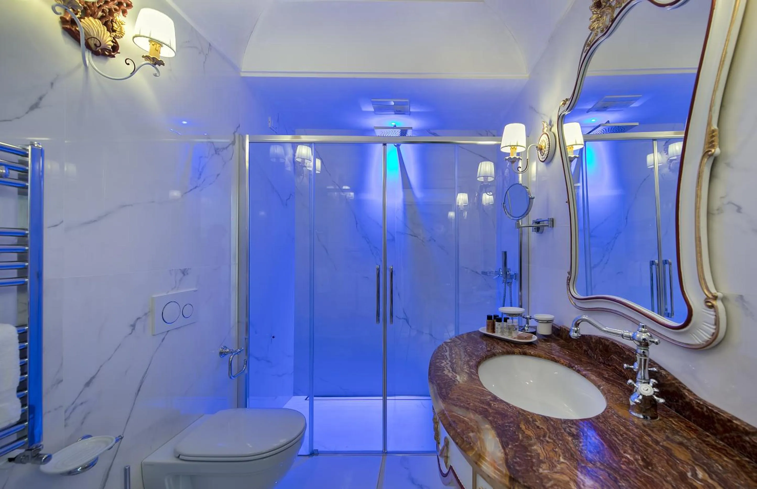 Bathroom in Villa Corallium