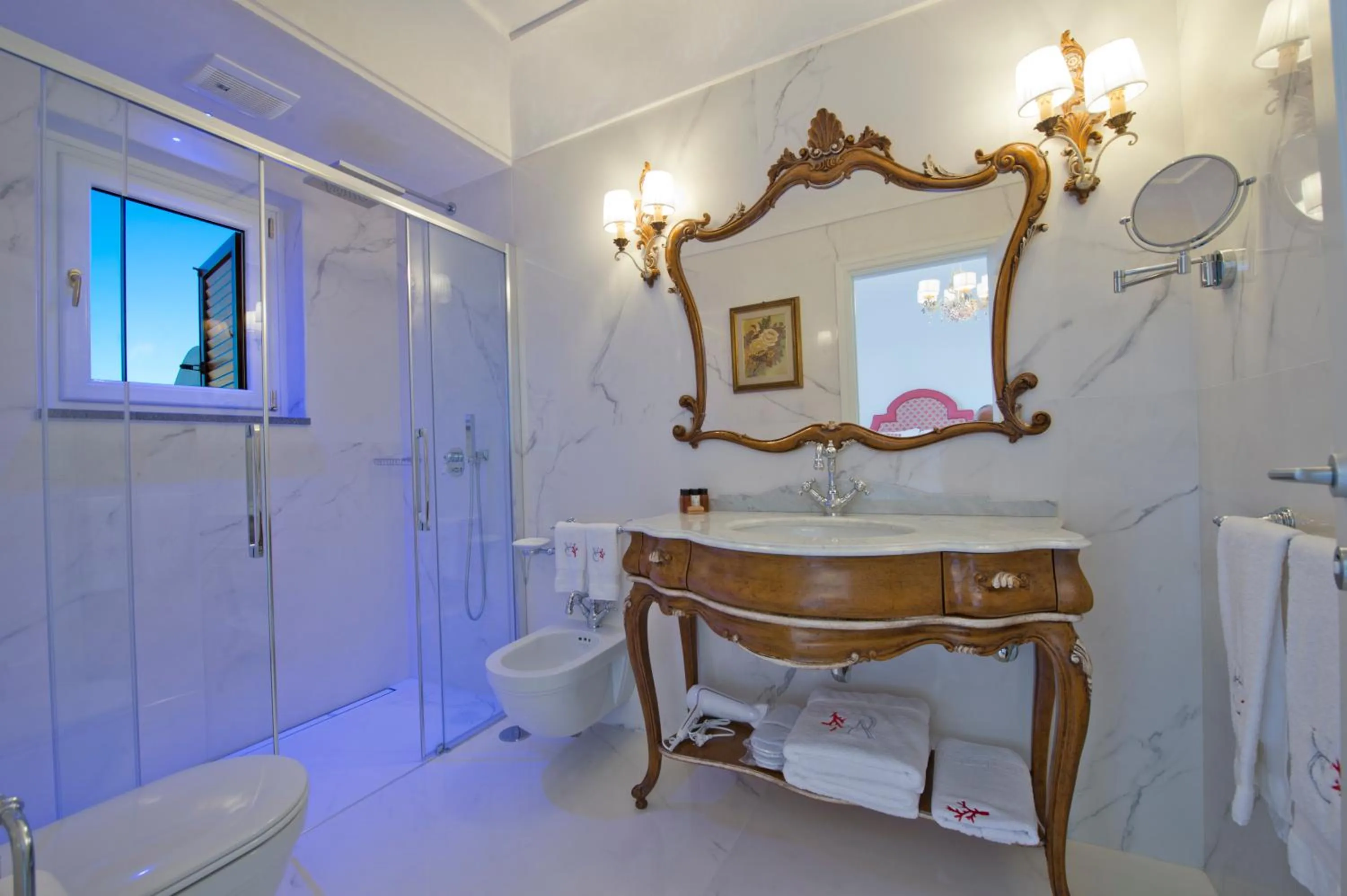 Bathroom in Villa Corallium