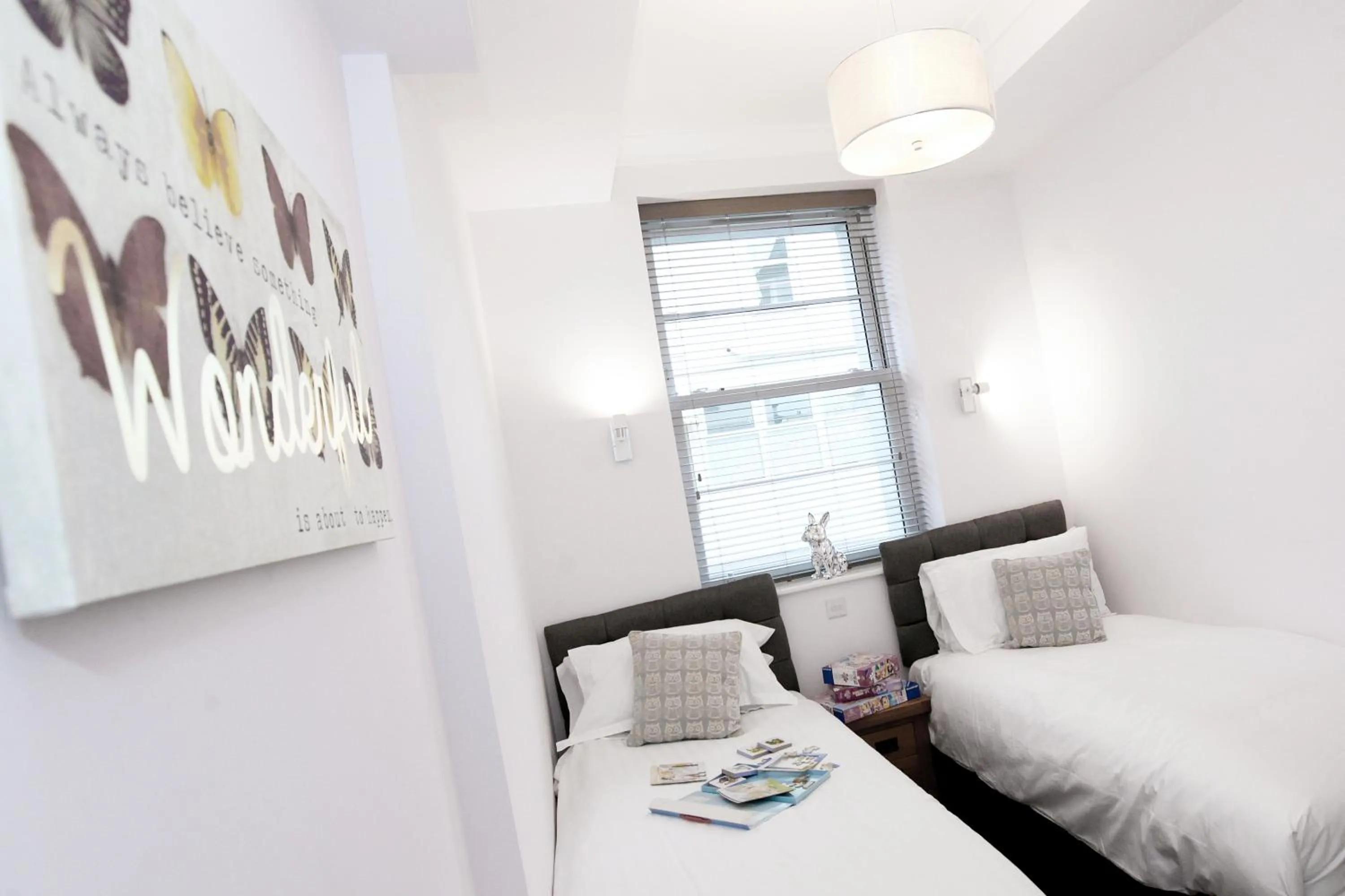 Bedroom, Bed in Austens Apartments