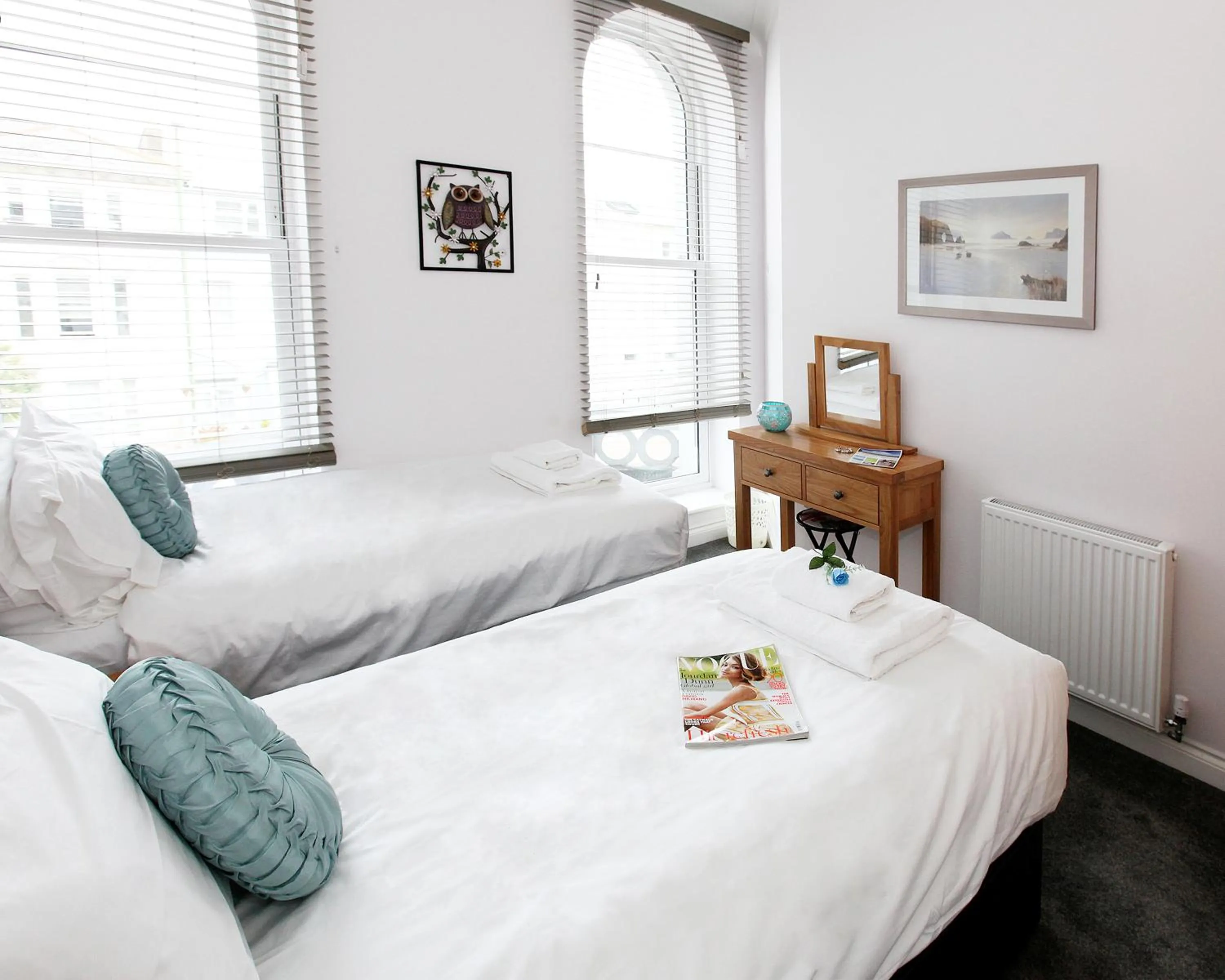 Bedroom, Bed in Austens Apartments