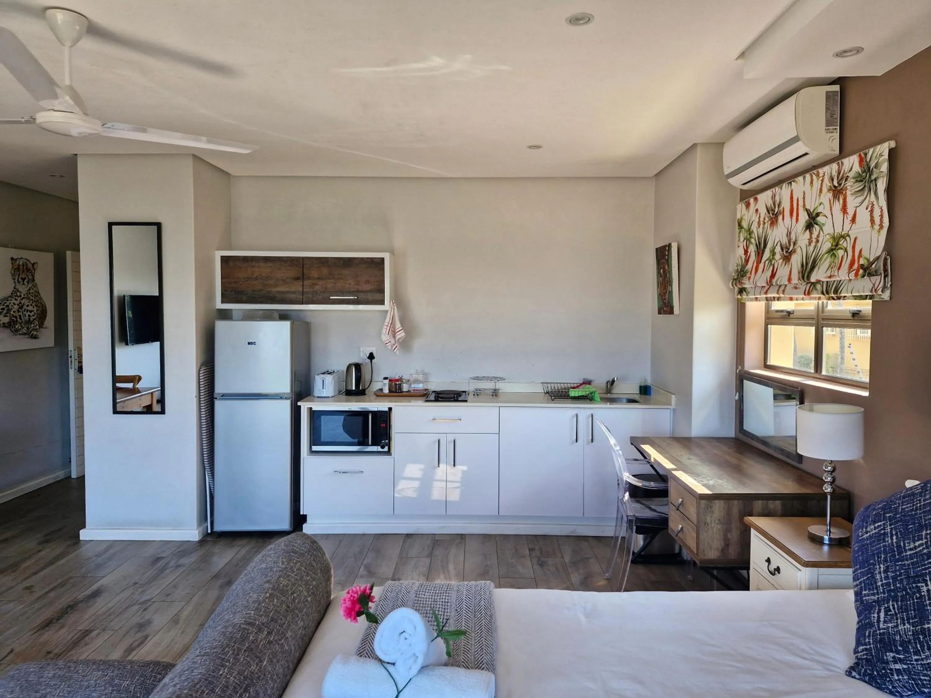 Kitchen or kitchenette, Bed in Casa Ridge Self-catering